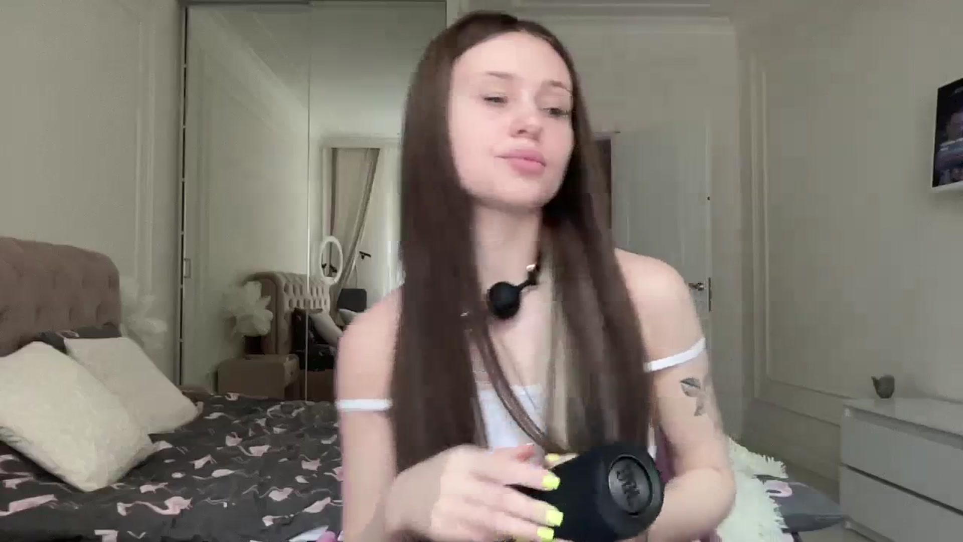 Gallery image thumbnail from StellaSol's myfreecams stream on, 03/08/2024, 08:44 image 5 of 20