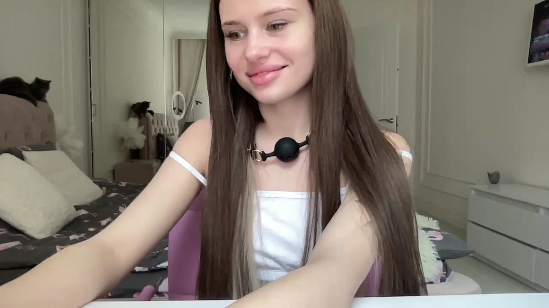 Gallery image thumbnail from StellaSol's myfreecams stream on, 03/08/2024, 08:44 image 9 of 20