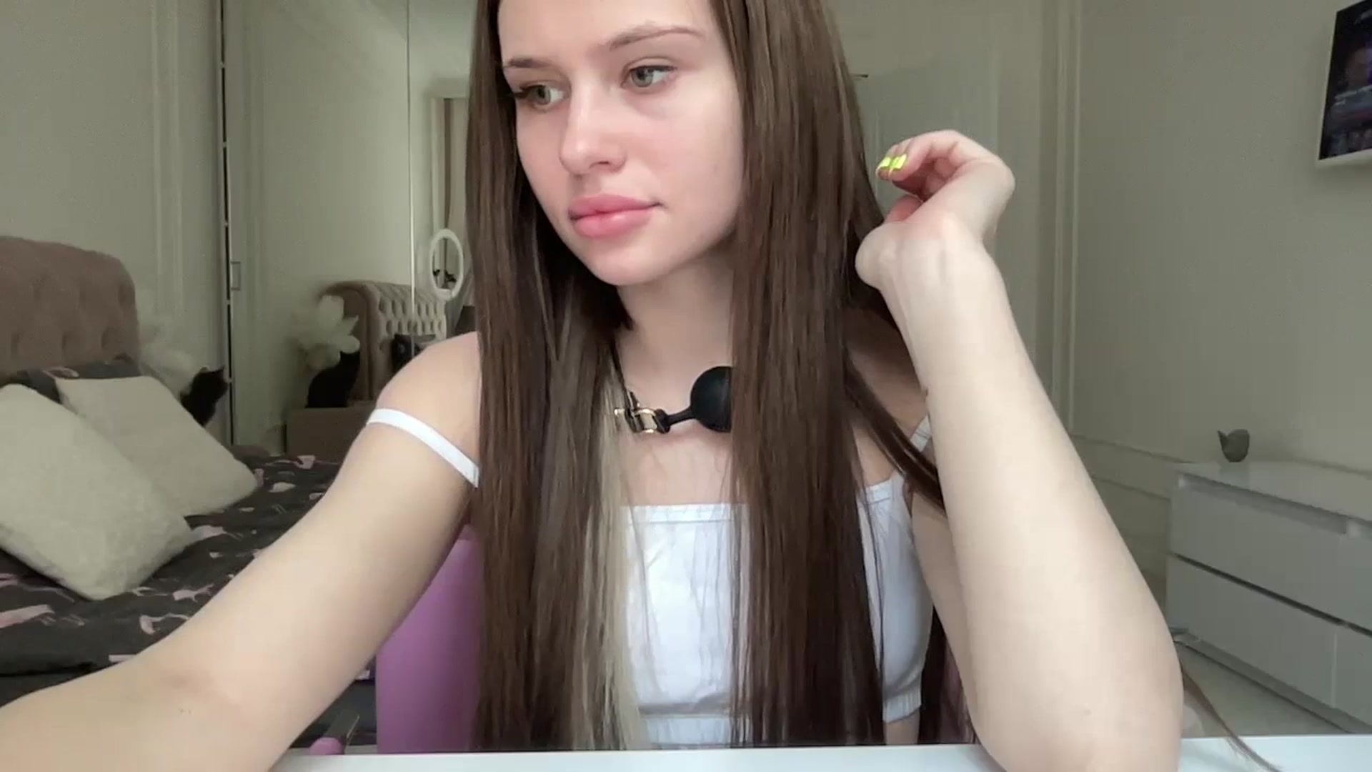 Gallery image thumbnail from StellaSol's myfreecams stream on, 03/08/2024, 08:44 image 16 of 20