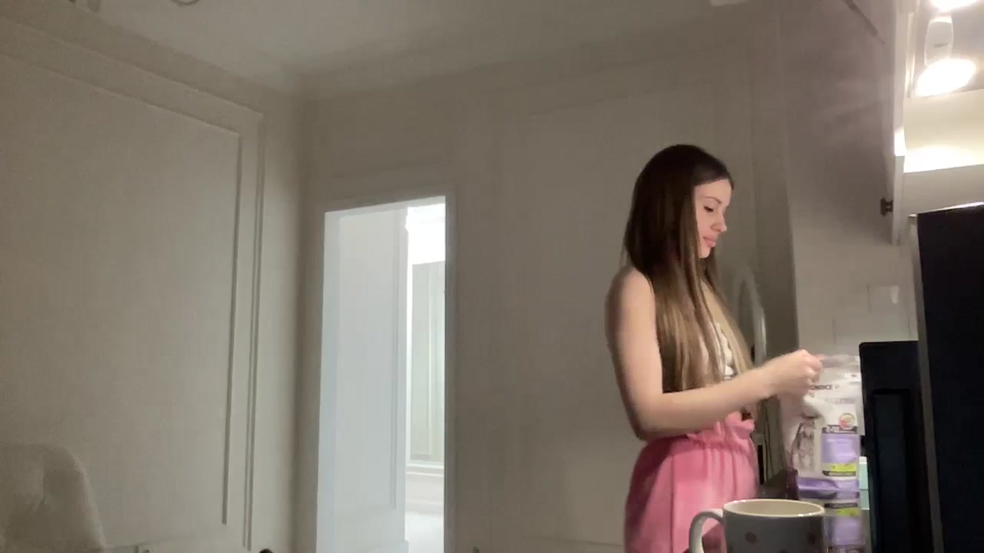 Gallery image thumbnail from StellaSol's myfreecams stream on, 03/20/2024, 22:29 image 11 of 20