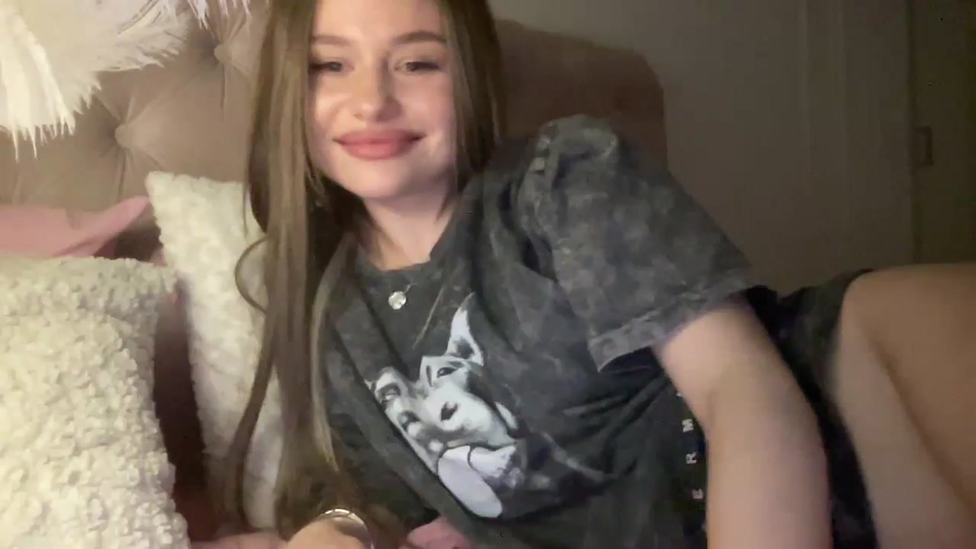 Gallery image thumbnail from StellaSol's myfreecams stream on, 03/29/2024, 17:35 image 13 of 20