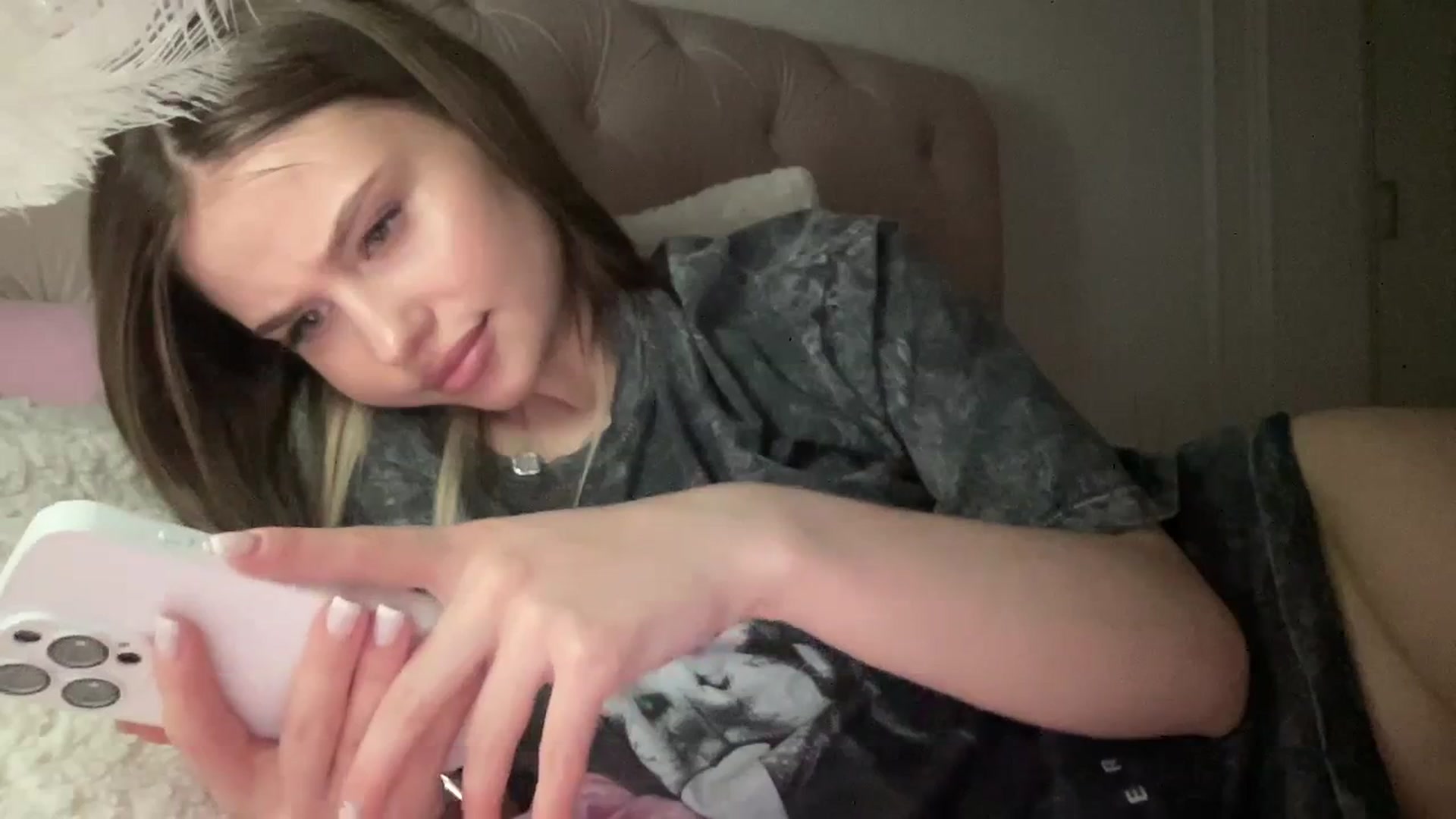 Gallery image thumbnail from StellaSol's myfreecams stream on, 03/29/2024, 17:35 image 19 of 20