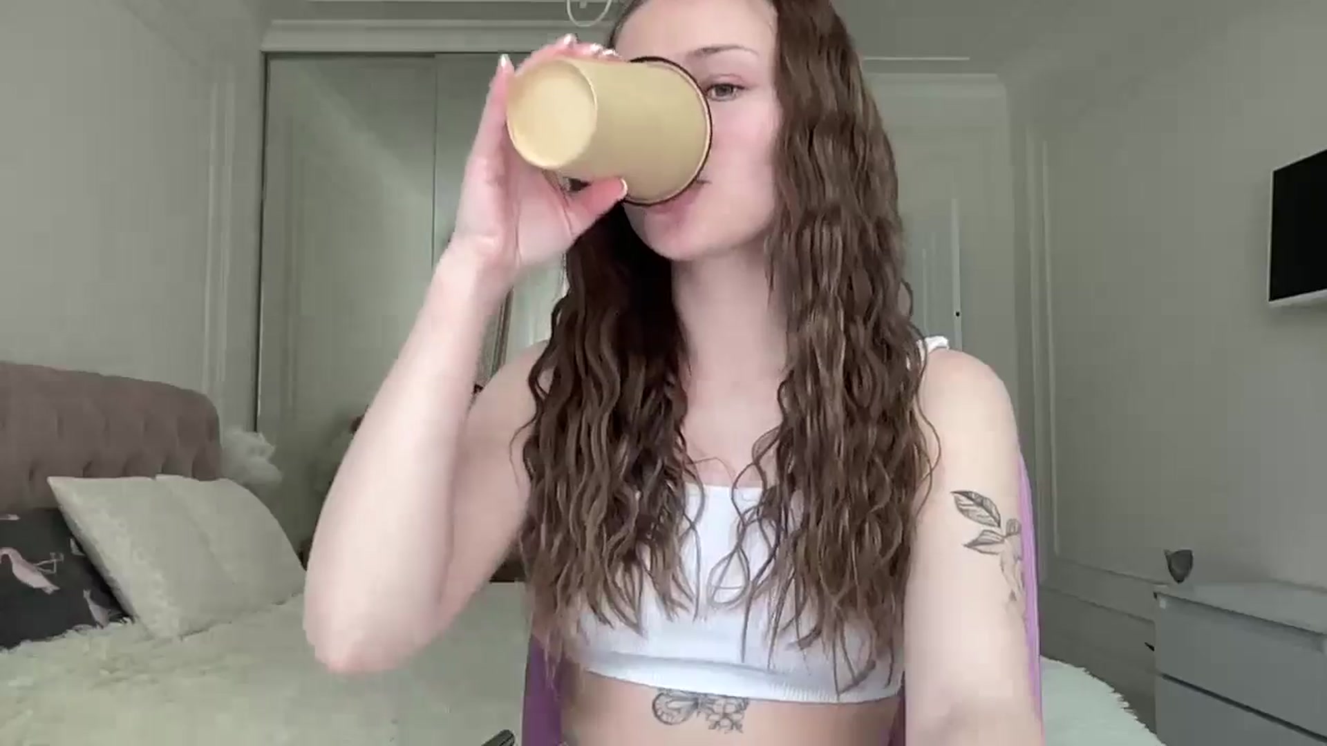 Gallery image thumbnail from StellaSol's myfreecams stream on, 05/13/2024, 11:02 image 9 of 20