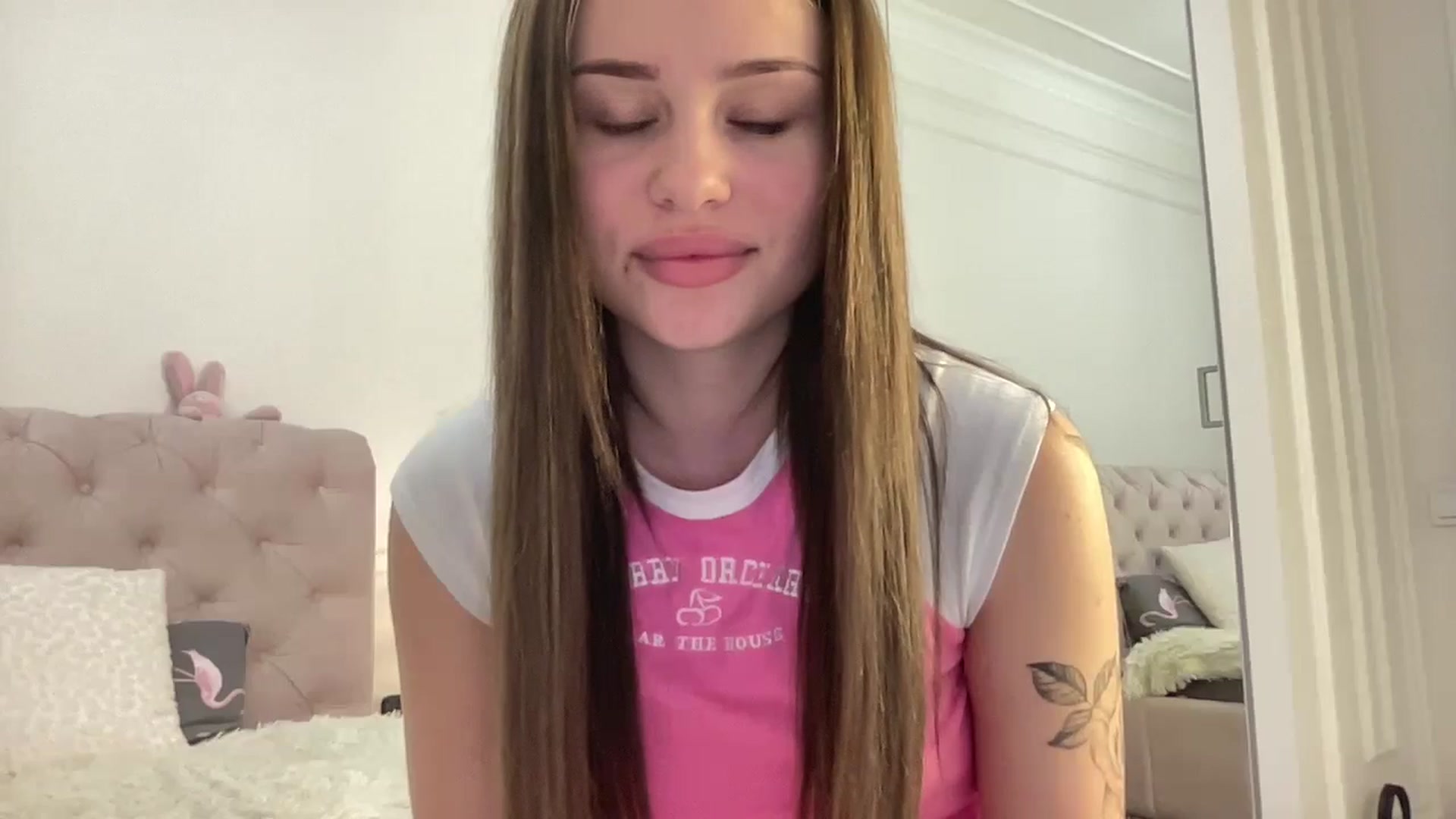 Gallery image thumbnail from StellaSol's myfreecams stream on, 06/08/2024, 22:24 image 15 of 20