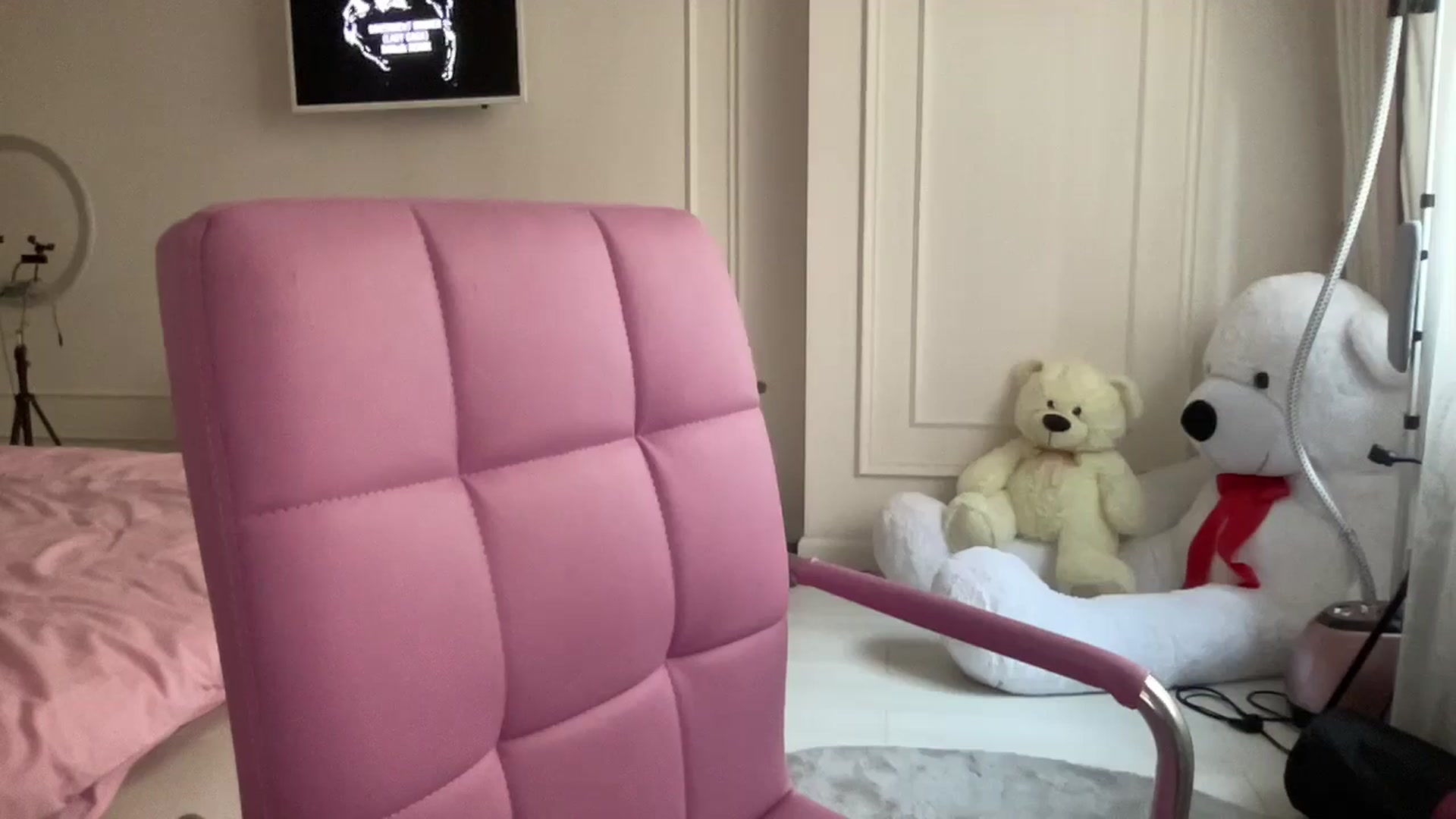 Gallery image thumbnail from StellaSol's myfreecams stream on, 08/01/2024, 06:09 image 6 of 20