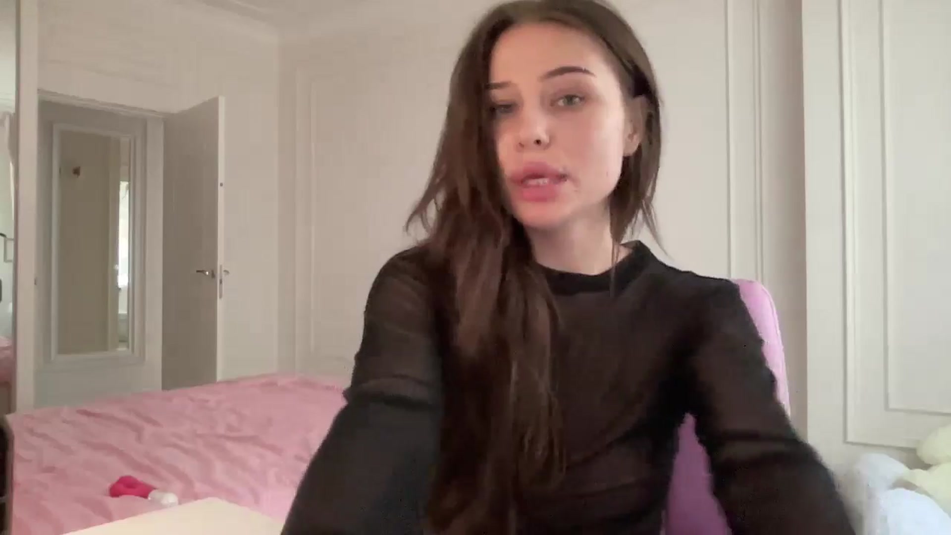 Gallery image thumbnail from StellaSol's myfreecams stream on, 08/06/2024, 13:43 image 11 of 20