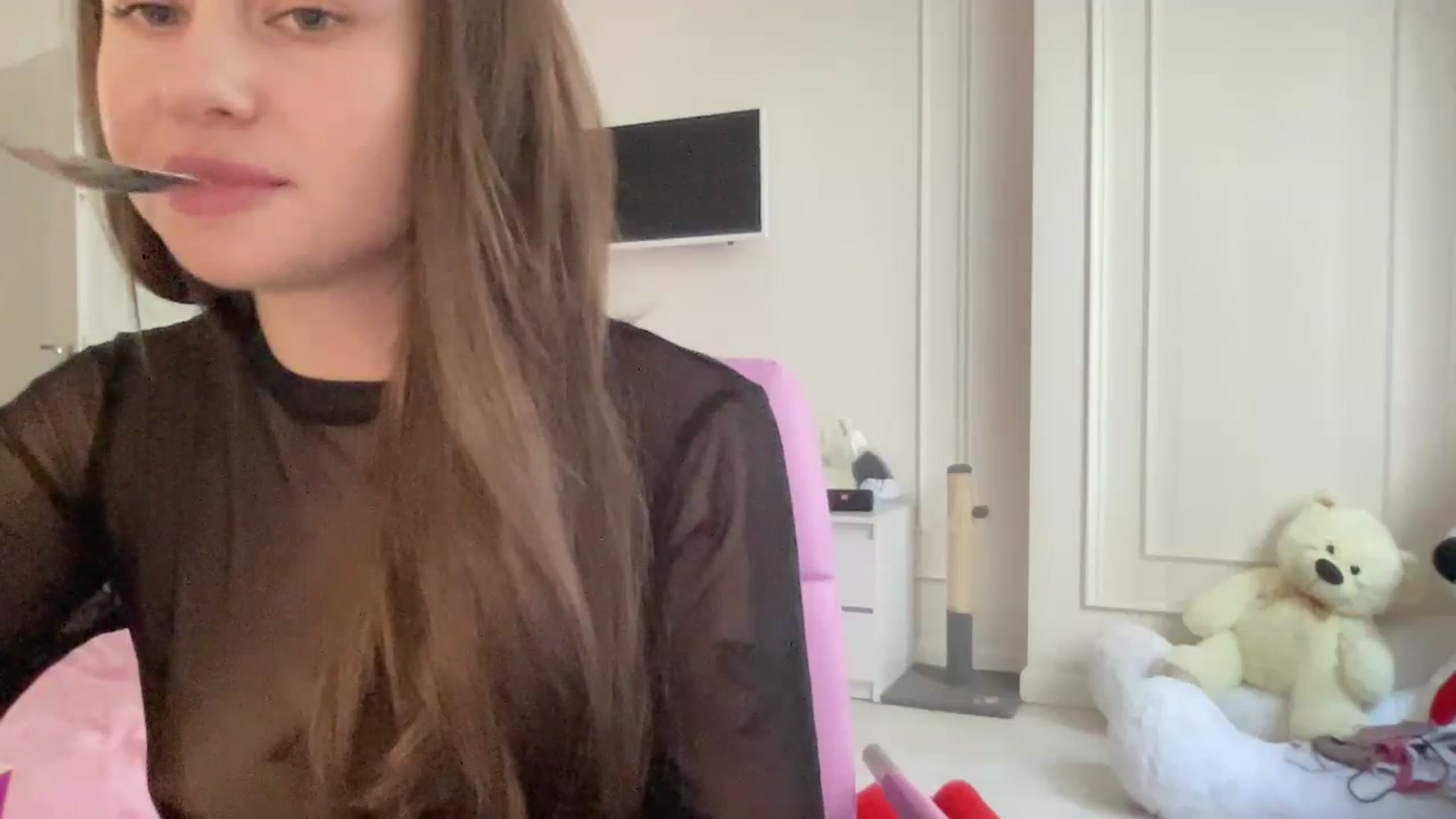 Gallery image thumbnail from StellaSol's myfreecams stream on, 08/06/2024, 15:05 image 9 of 20