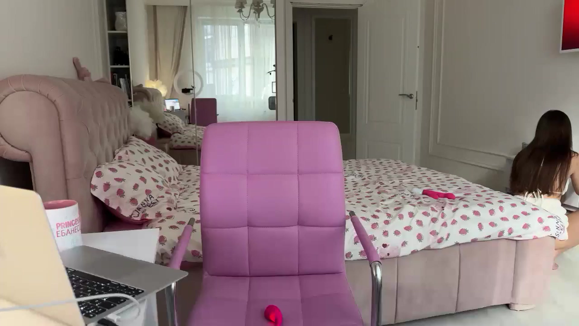 Gallery image thumbnail from StellaSol's myfreecams stream on, 08/15/2024, 14:53 image 8 of 20