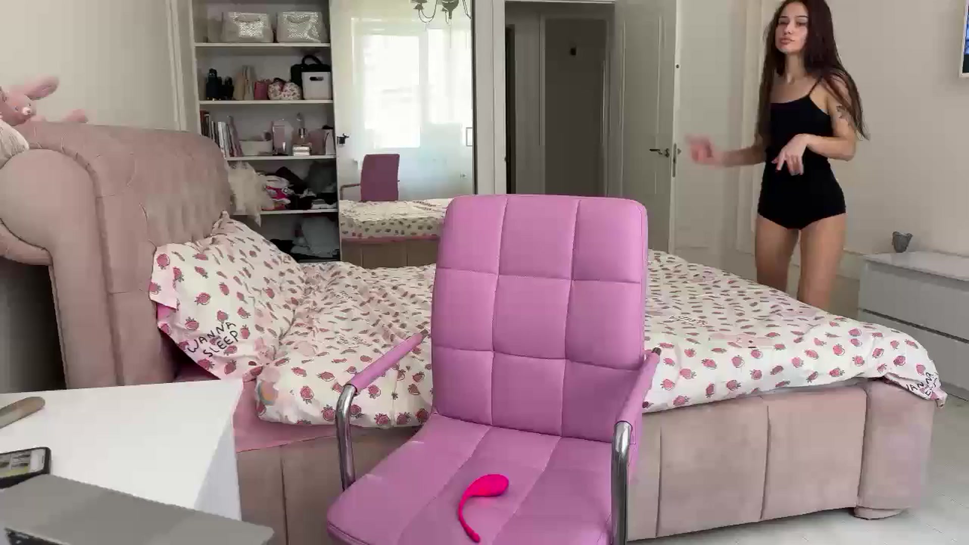 Gallery image thumbnail from StellaSol's myfreecams stream on, 08/20/2024, 09:13 image 9 of 20