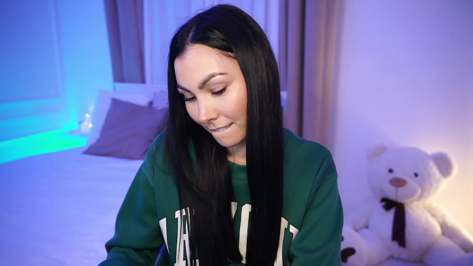 Gallery image thumbnail from StellaStone4's myfreecams stream on, 11/18/2023, 17:57 image 8 of 20