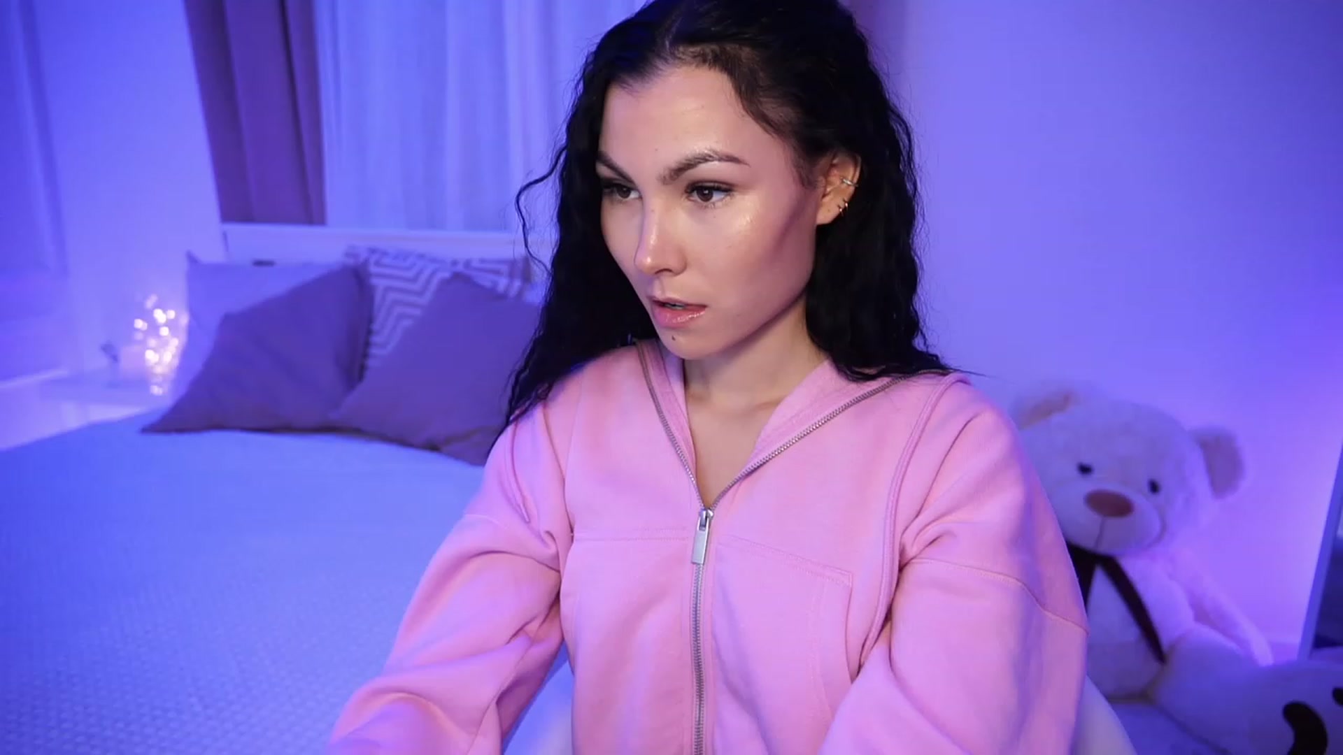 Gallery image thumbnail from StellaStone4's myfreecams stream on, 11/24/2023, 21:17 image 6 of 20
