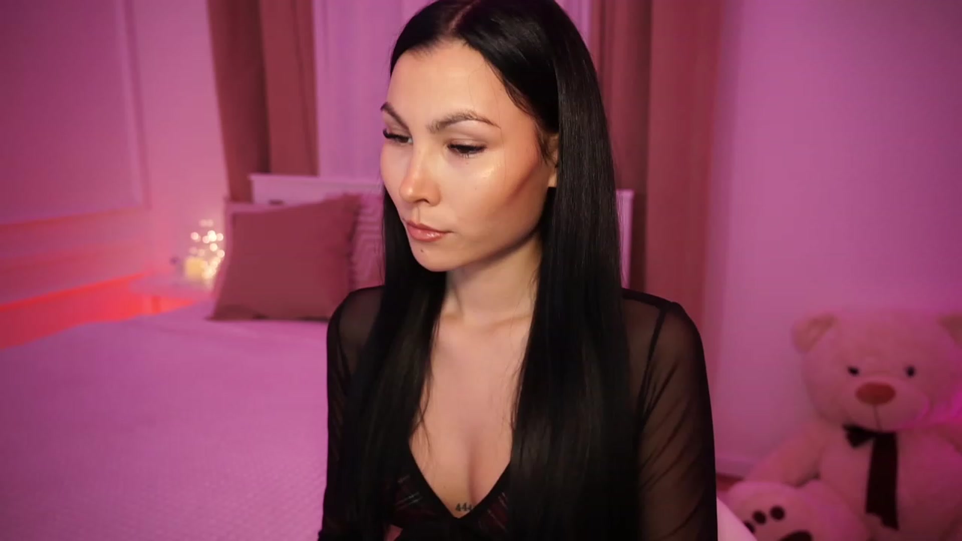 Gallery image thumbnail from StellaStone4's myfreecams stream on, 12/02/2023, 18:22 image 18 of 20