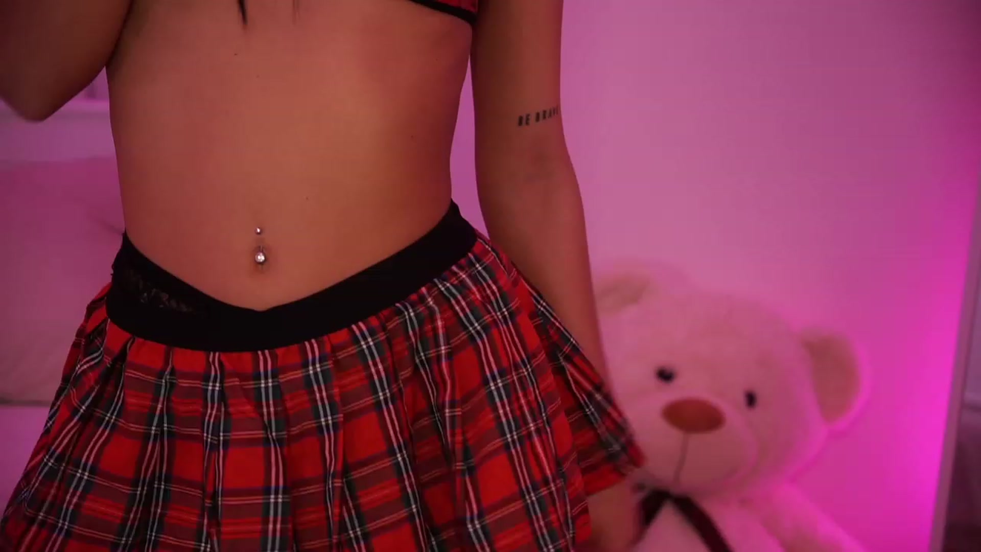 Gallery image thumbnail from StellaStone4's myfreecams stream on, 12/08/2023, 24:27 image 7 of 20