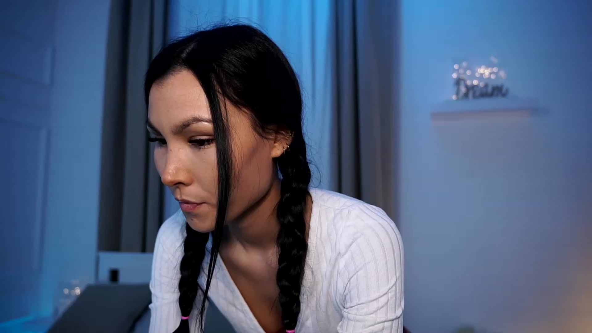 Gallery image thumbnail from StellaStone4's myfreecams stream on, 01/03/2024, 19:17 image 3 of 20