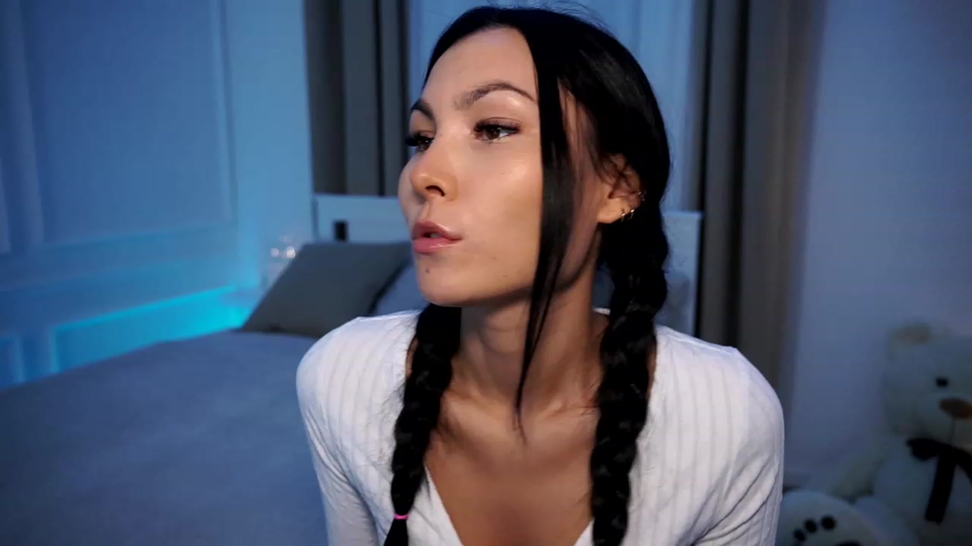 Gallery image thumbnail from StellaStone4's myfreecams stream on, 01/03/2024, 19:17 image 2 of 20