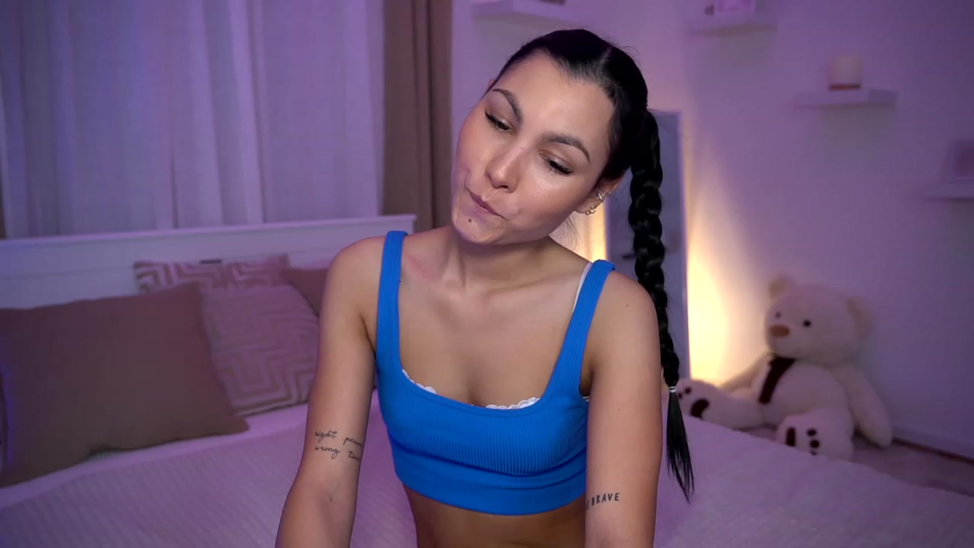Gallery image thumbnail from StellaStone4's myfreecams stream on, 01/08/2024, 18:18 image 20 of 20
