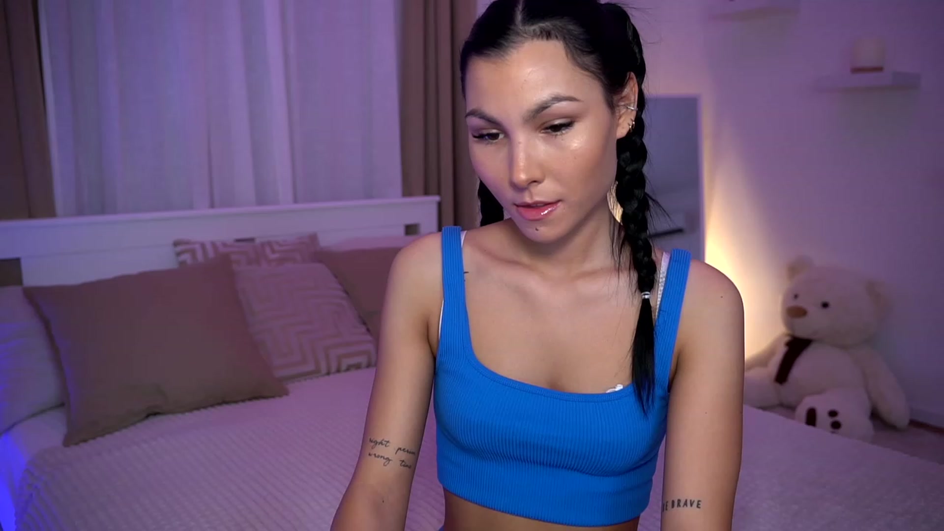 Gallery image thumbnail from StellaStone4's myfreecams stream on, 01/08/2024, 21:14 image 2 of 20