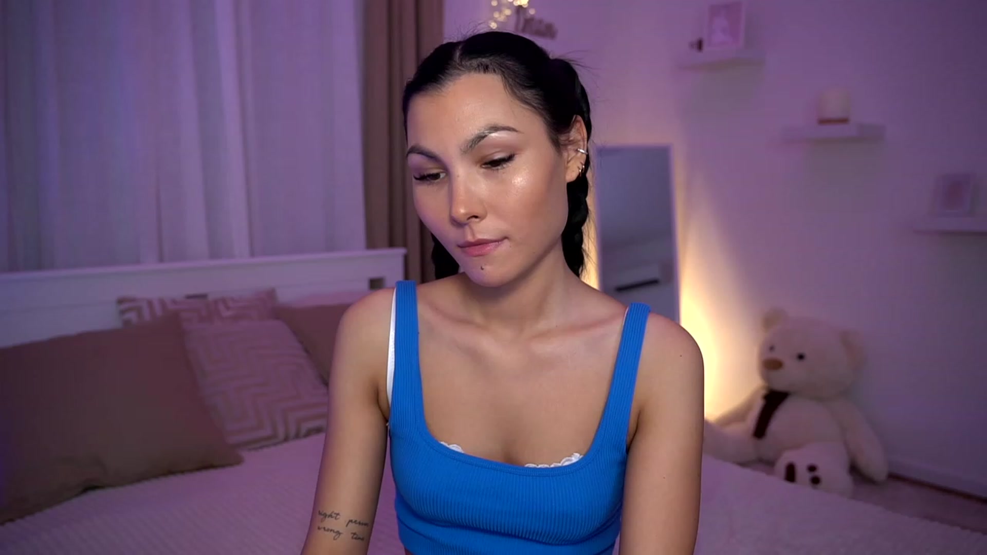 Gallery image thumbnail from StellaStone4's myfreecams stream on, 01/08/2024, 21:14 image 18 of 20