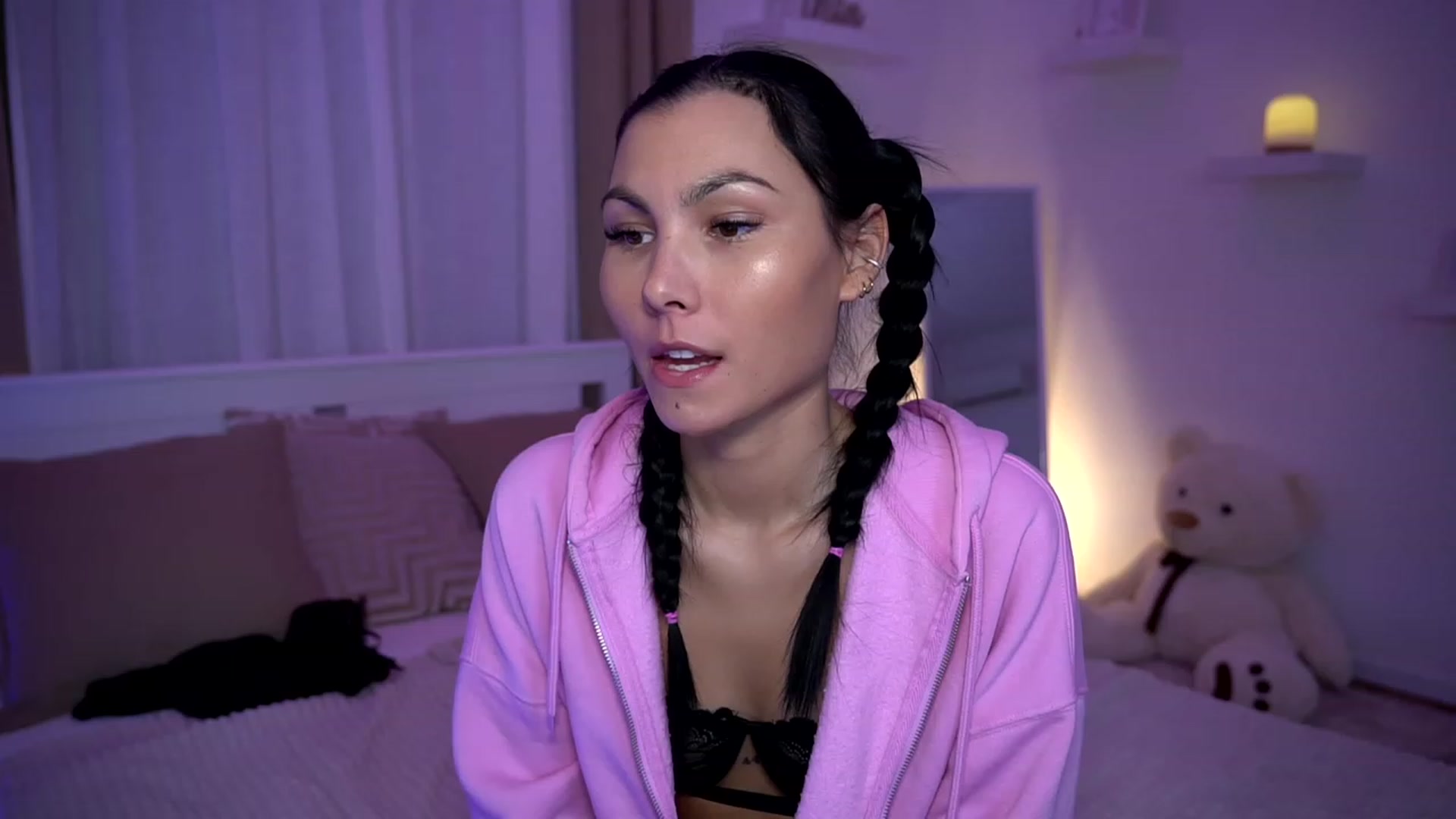 Gallery image thumbnail from StellaStone4's myfreecams stream on, 01/09/2024, 21:49 image 18 of 20