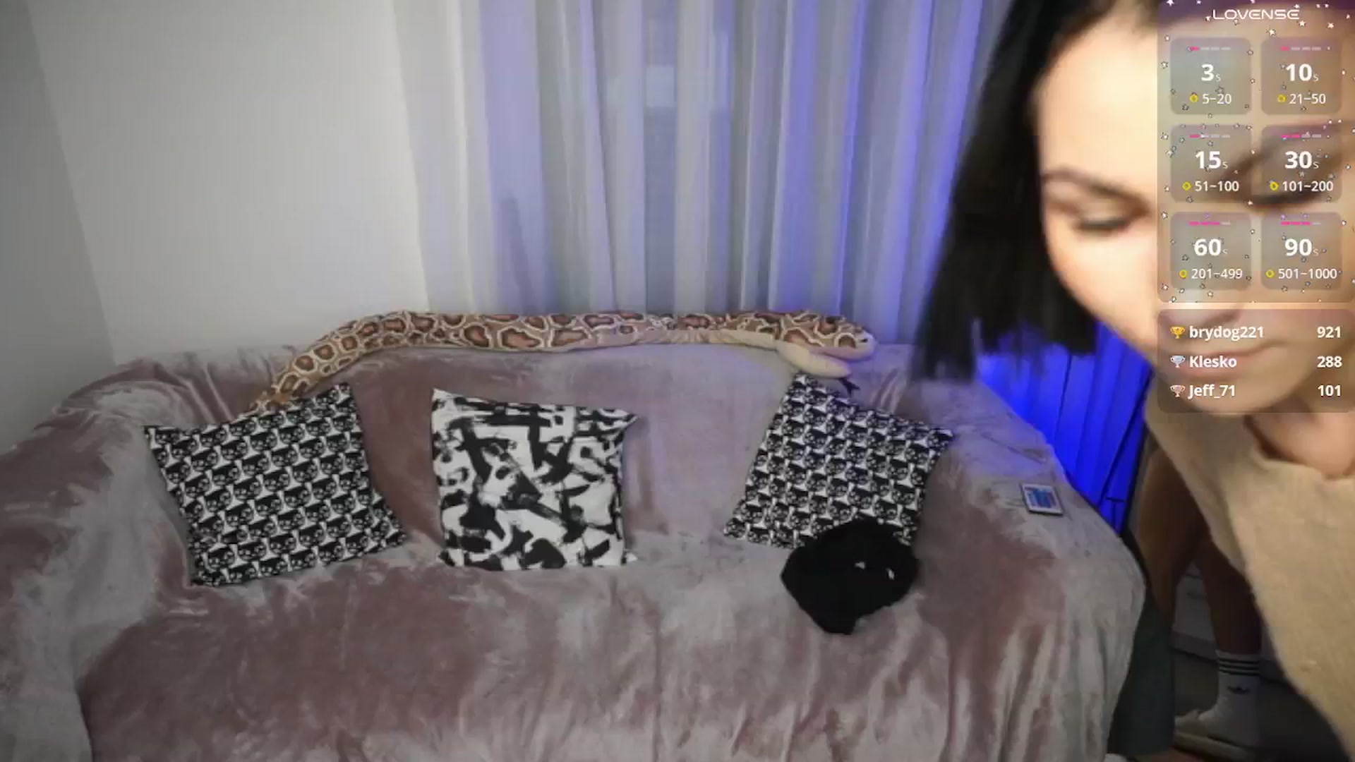 Gallery image thumbnail from StellaStone4's myfreecams stream on, 10/28/2024, 01:23 image 12 of 20