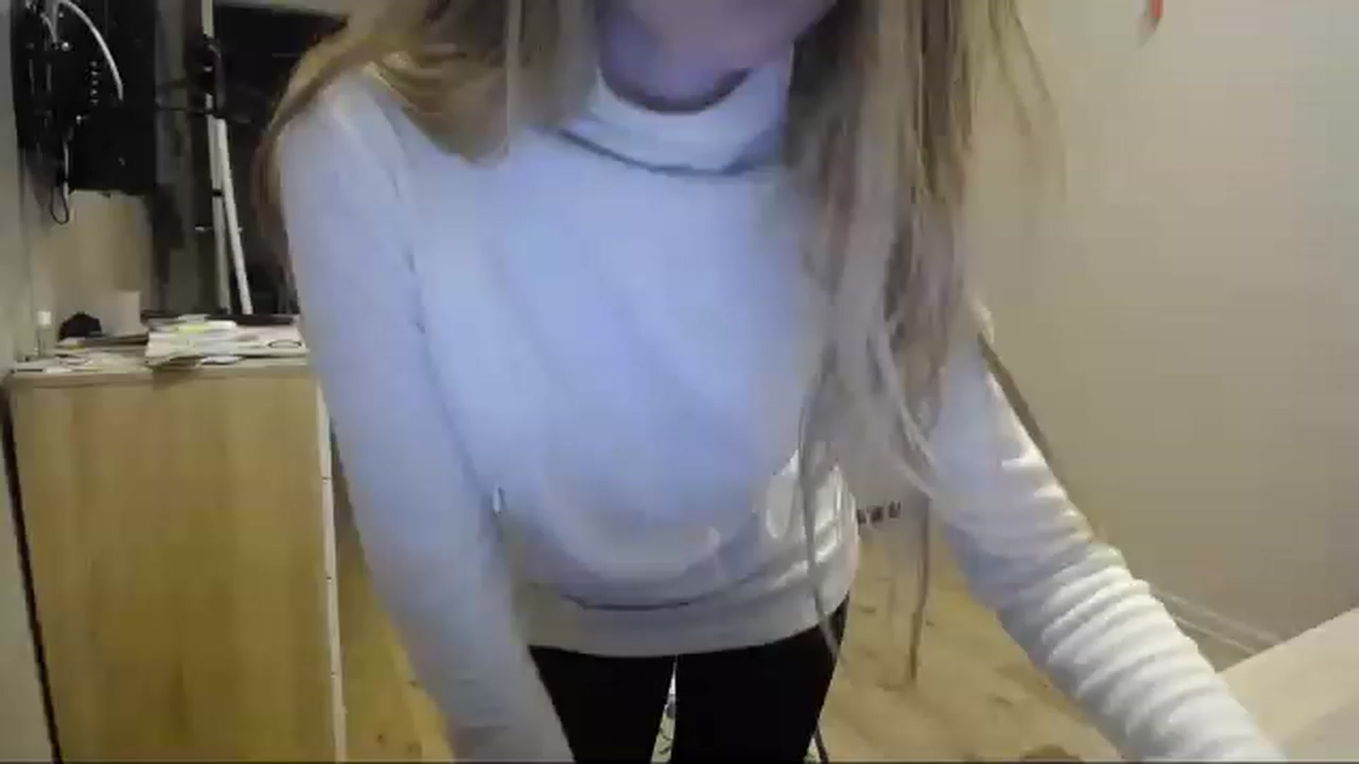 Gallery image thumbnail from Stella_Ley's myfreecams stream on, 11/25/2022, 13:46 image 1 of 20