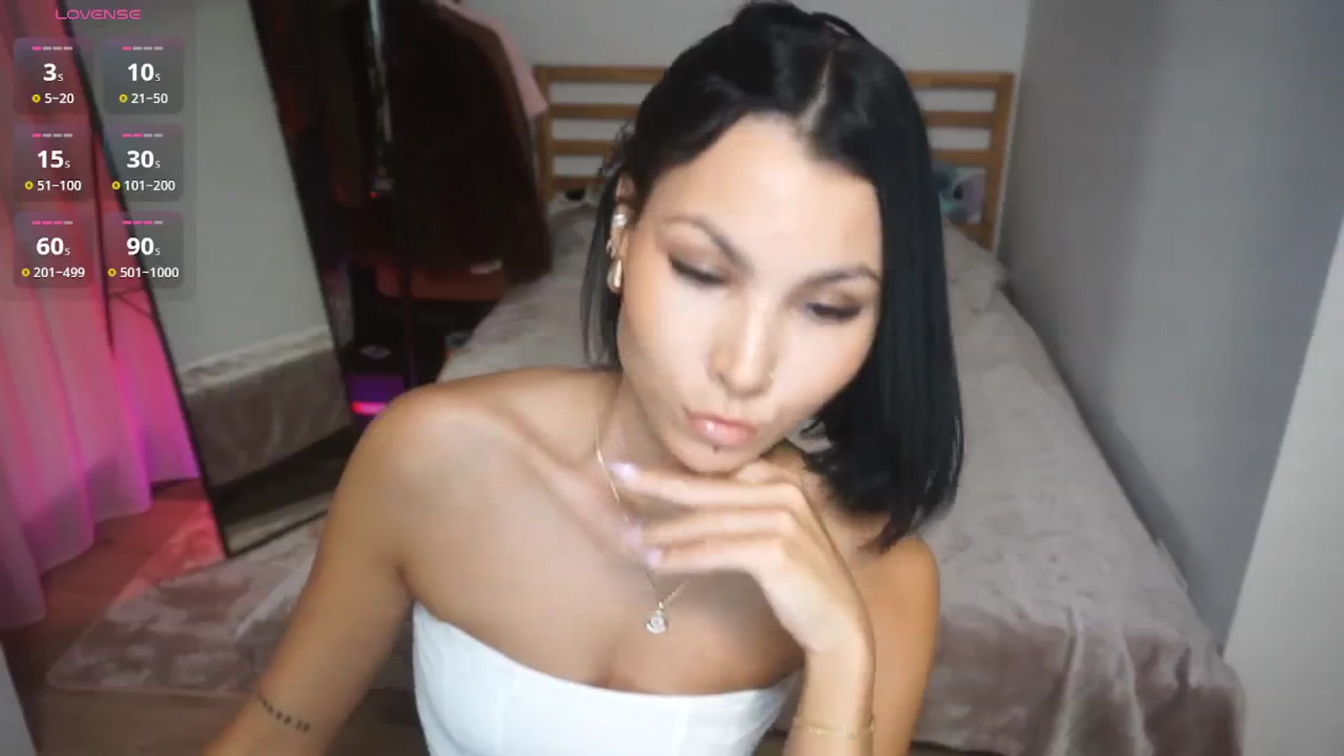 Gallery image thumbnail from Stella_Stone's myfreecams stream on, 03/15/2025, 21:17 image 12 of 20