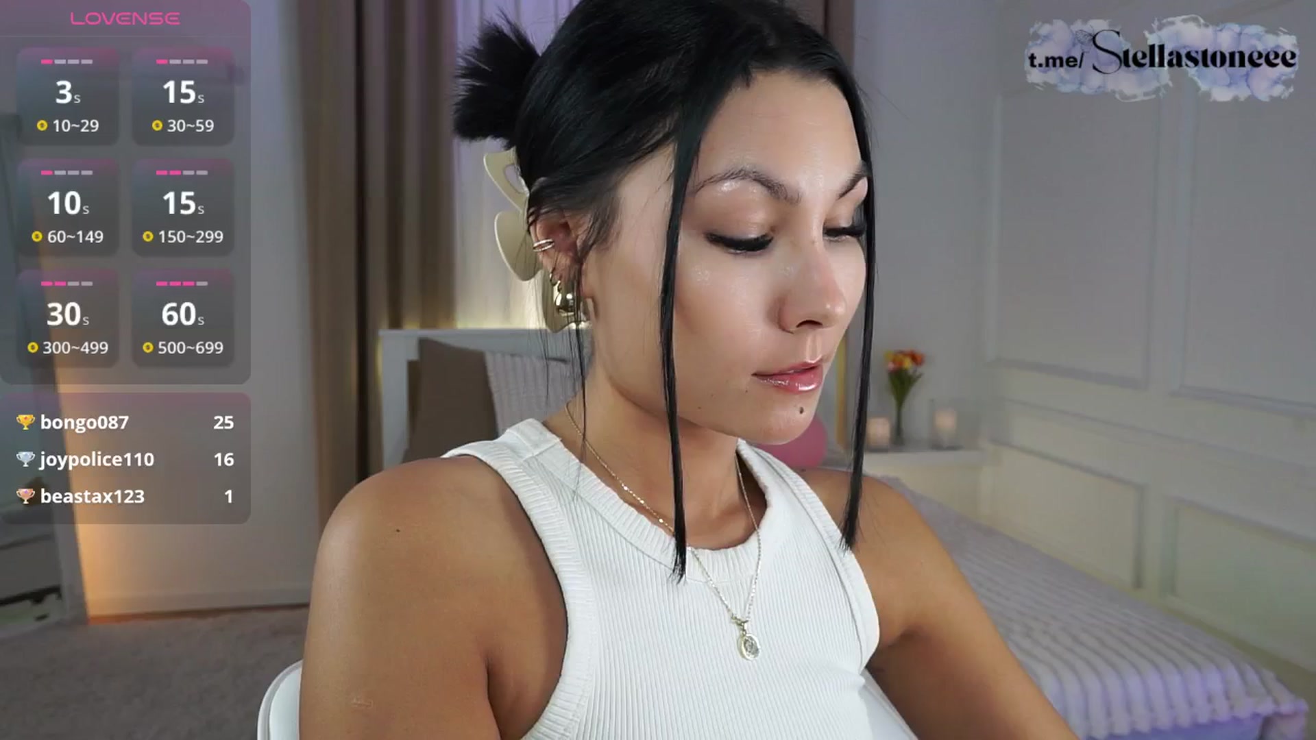 Gallery image thumbnail from Stella_Stone's myfreecams stream on, 05/18/2025, 21:06 image 10 of 20