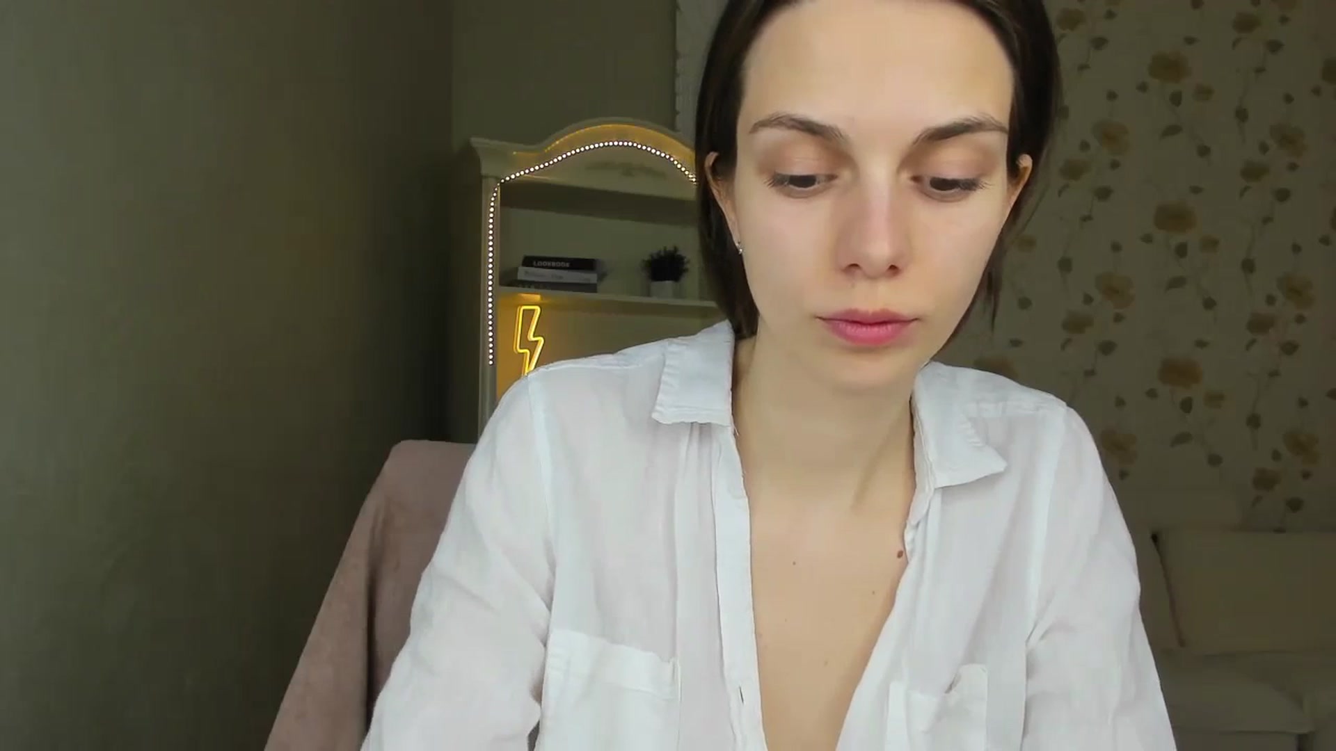 Gallery image thumbnail from Stella_queenn's myfreecams stream on, 03/25/2024, 11:05 image 10 of 20