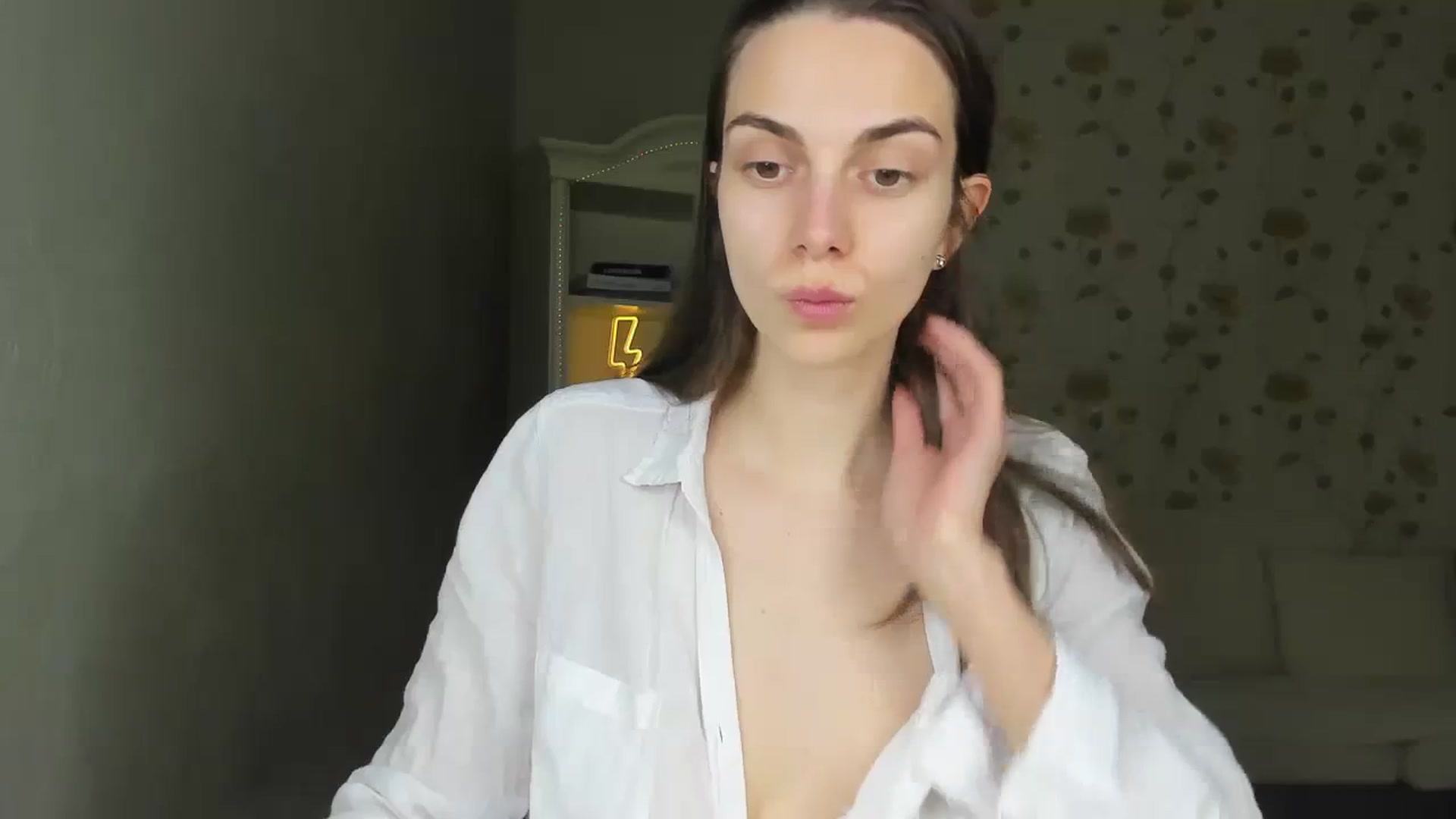 Gallery image thumbnail from Stella_queenn's myfreecams stream on, 03/29/2024, 15:41 image 8 of 20