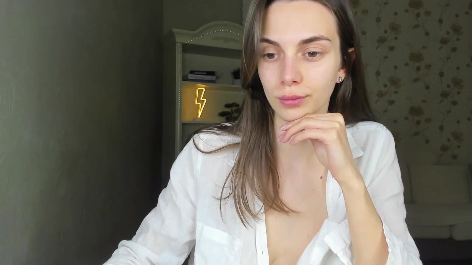 Gallery image thumbnail from Stella_queenn's myfreecams stream on, 03/29/2024, 15:41 image 14 of 20