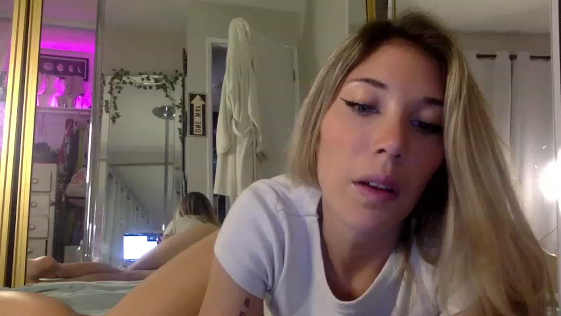 Gallery image thumbnail from Stellababe777's myfreecams stream on, 08/15/2023, 02:54 image 12 of 20