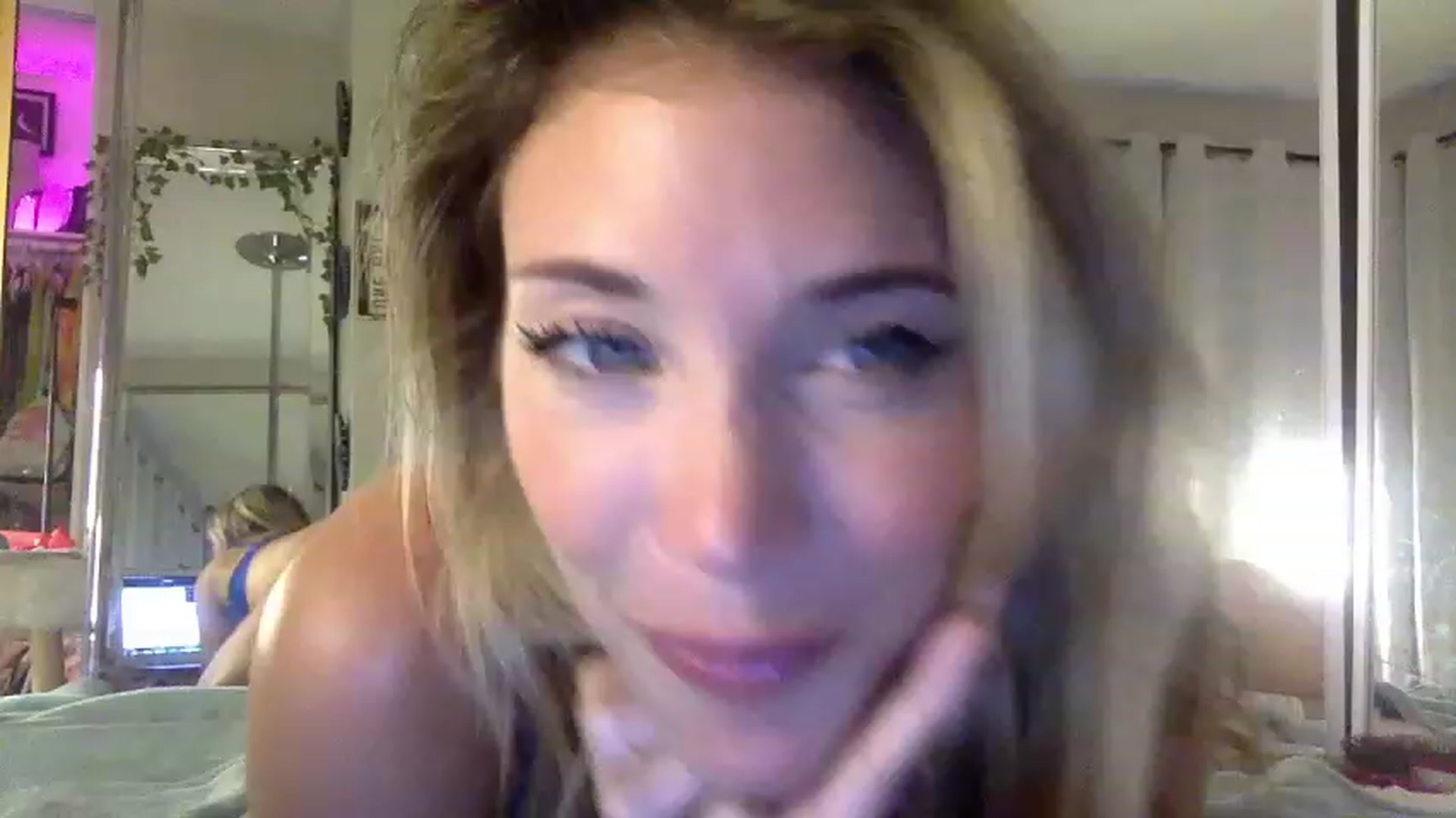 Gallery image thumbnail from Stellababe777's myfreecams stream on, 08/22/2023, 01:46 image 12 of 20