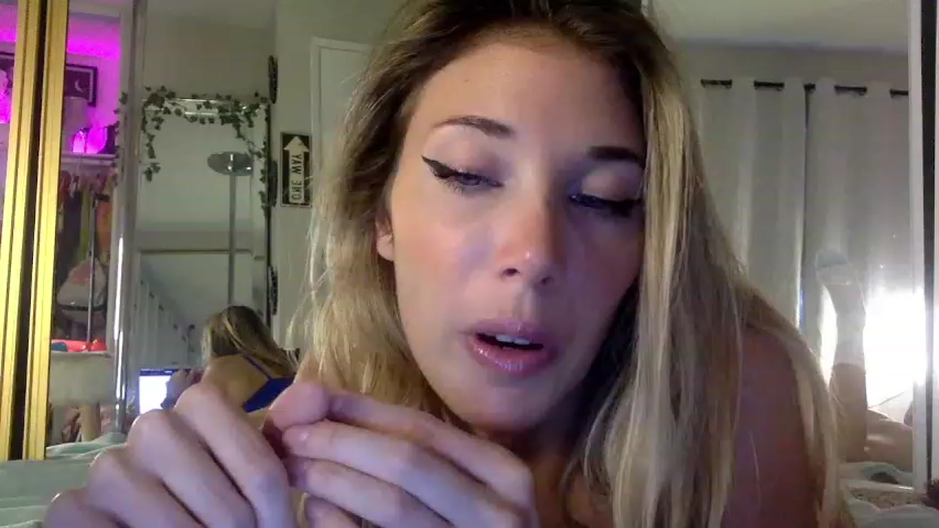 Gallery image thumbnail from Stellababe777's myfreecams stream on, 08/22/2023, 01:46 image 11 of 20