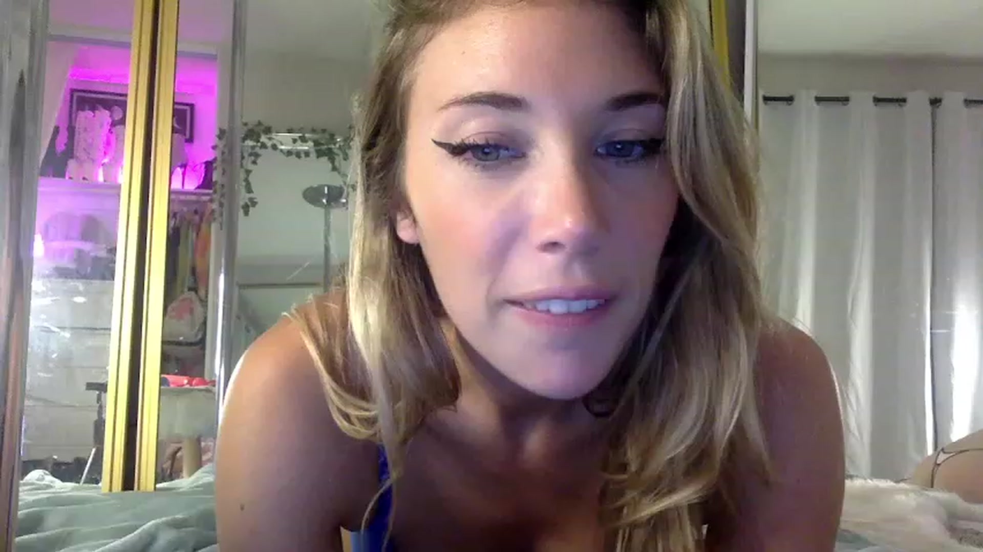 Gallery image thumbnail from Stellababe777's myfreecams stream on, 08/22/2023, 03:25 image 13 of 20