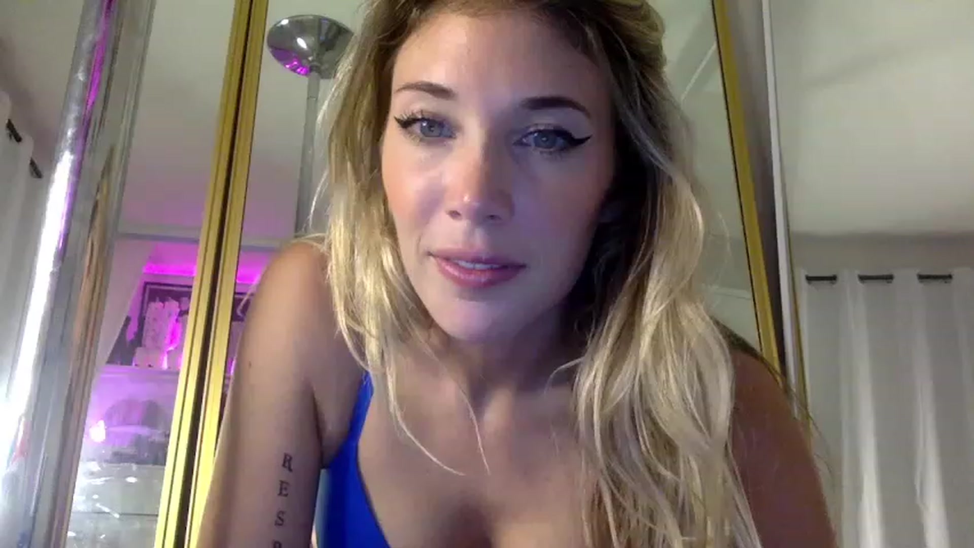 Gallery image thumbnail from Stellababe777's myfreecams stream on, 08/22/2023, 03:25 image 5 of 20