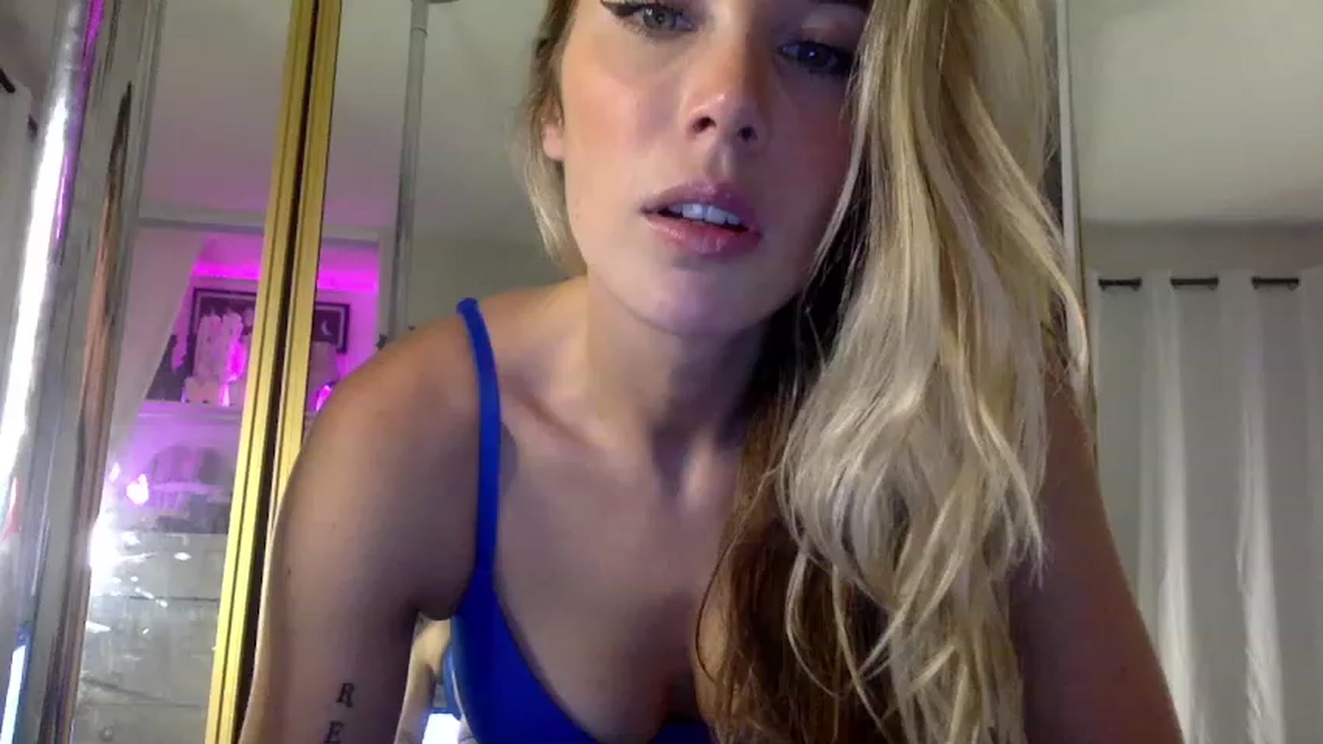 Gallery image thumbnail from Stellababe777's myfreecams stream on, 08/22/2023, 03:25 image 3 of 20
