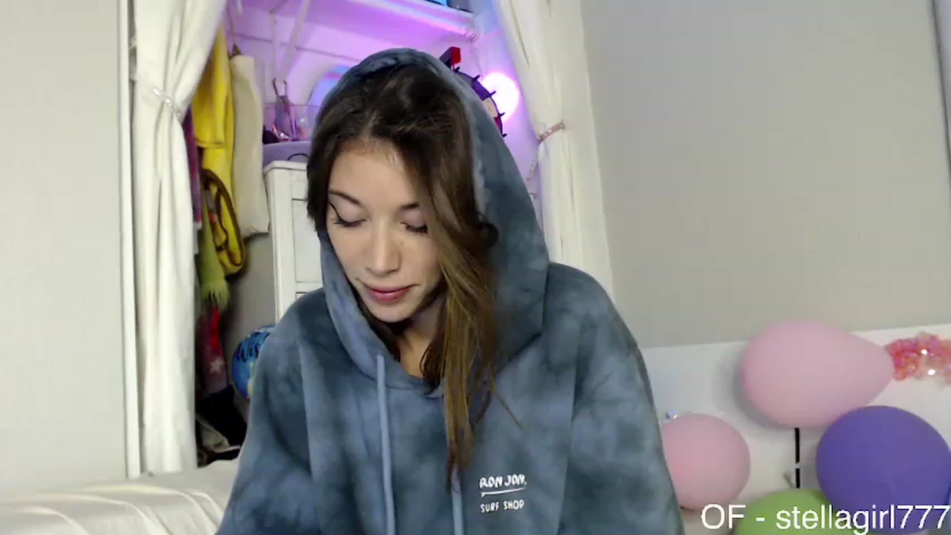 Gallery image thumbnail from Stellababe777's myfreecams stream on, 11/22/2023, 07:57 image 18 of 20