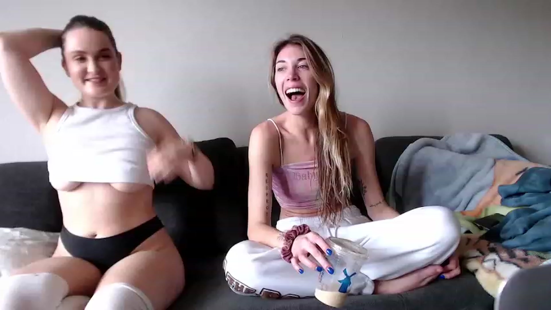 Gallery image thumbnail from Stellababe777's myfreecams stream on, 01/22/2024, 21:54 image 1 of 20
