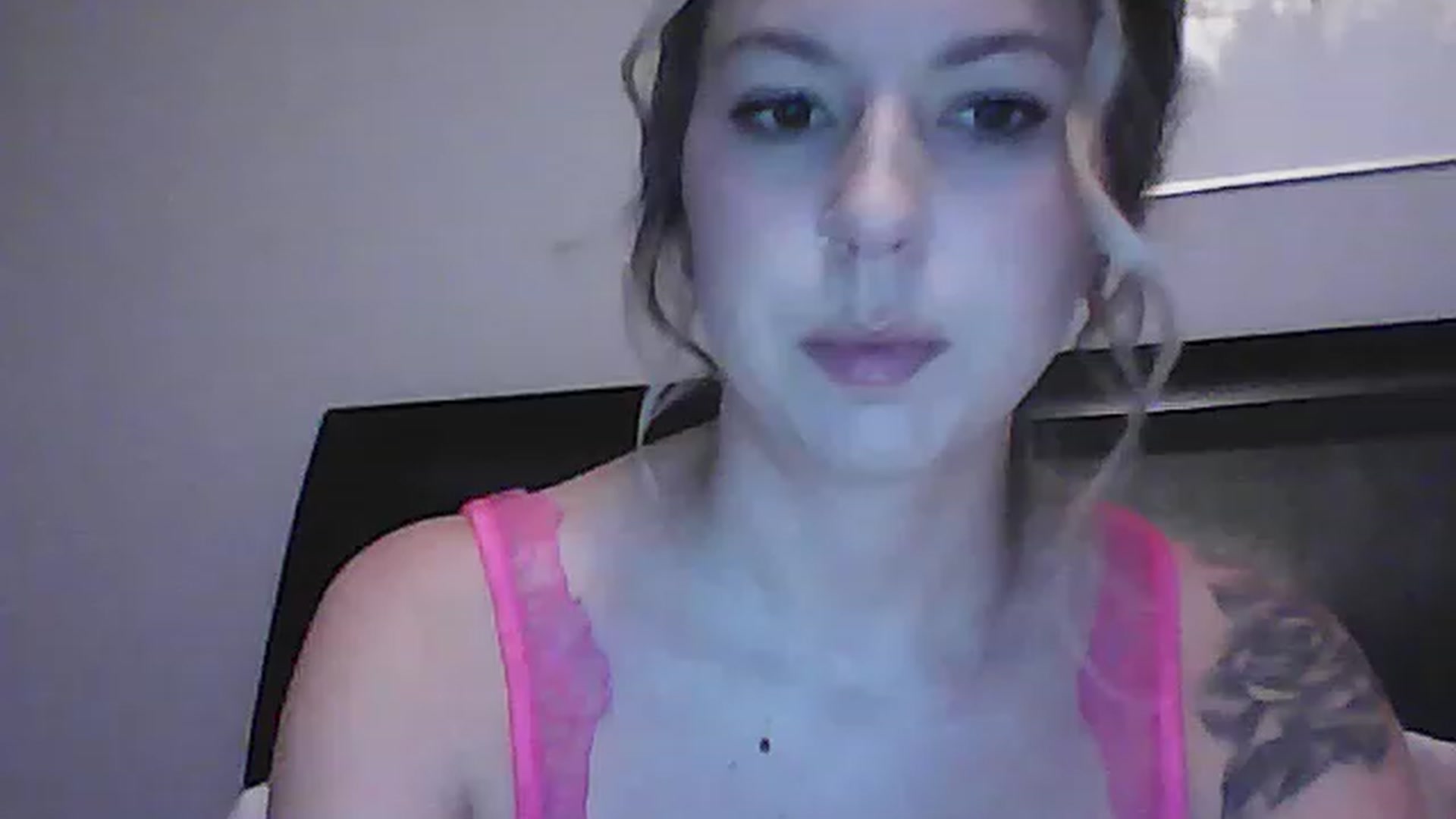 Gallery image thumbnail from Stellababy69's myfreecams stream on, 11/16/2022, 08:21 image 7 of 20