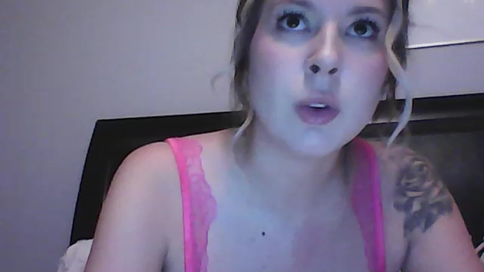 Gallery image thumbnail from Stellababy69's myfreecams stream on, 11/16/2022, 08:21 image 12 of 20