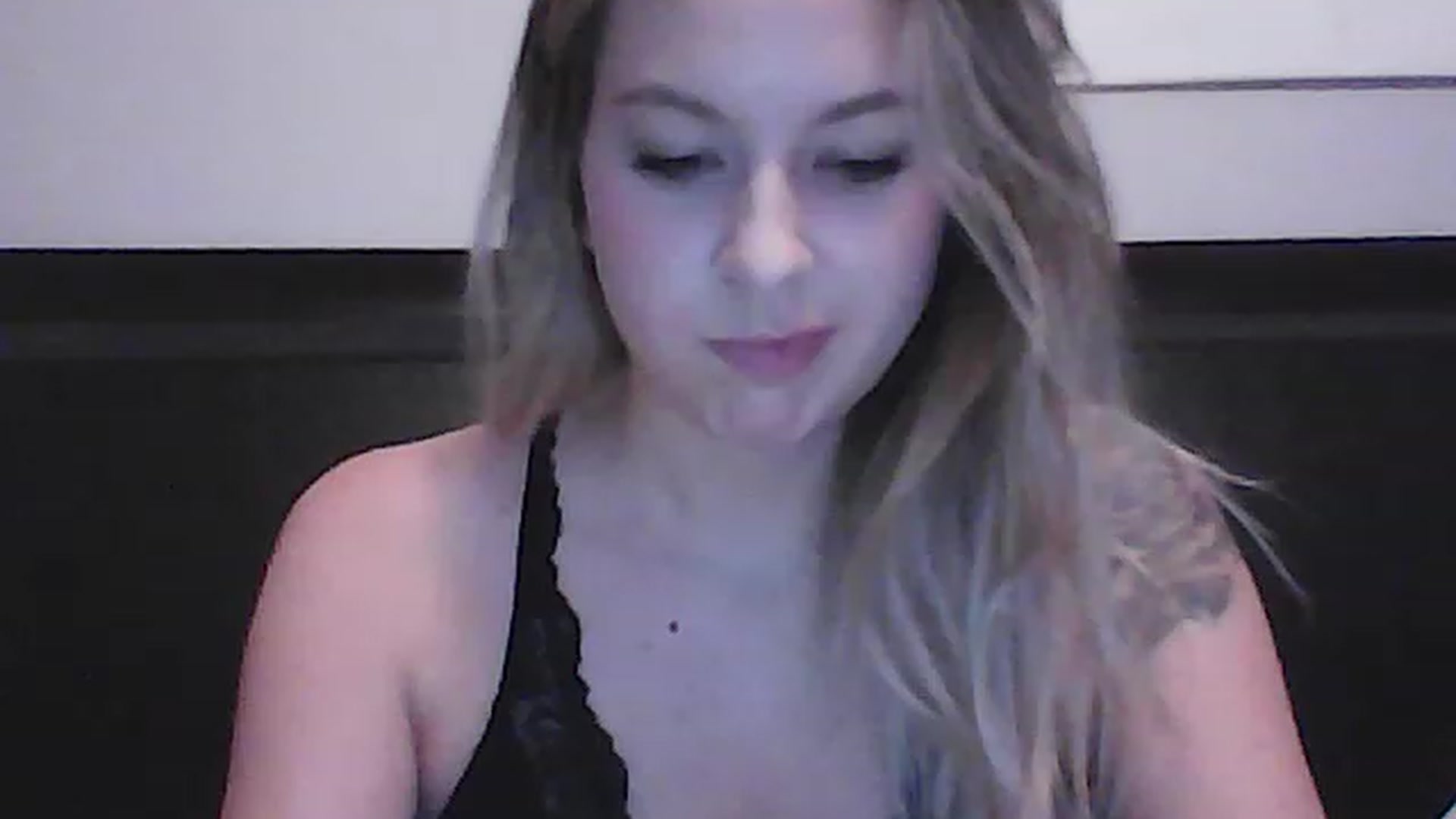 Gallery image thumbnail from Stellababy69's myfreecams stream on, 11/17/2022, 05:13 image 12 of 20