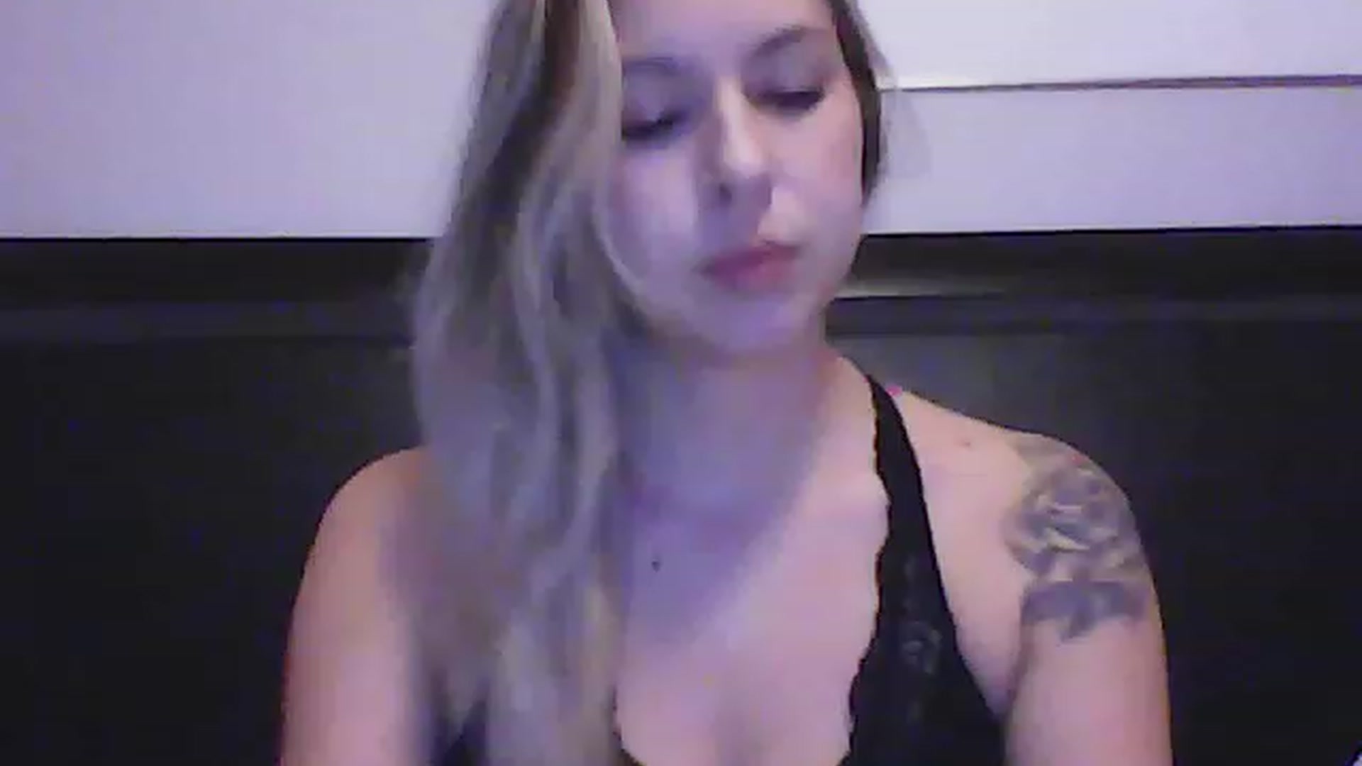 Gallery image thumbnail from Stellababy69's myfreecams stream on, 11/17/2022, 05:13 image 9 of 20