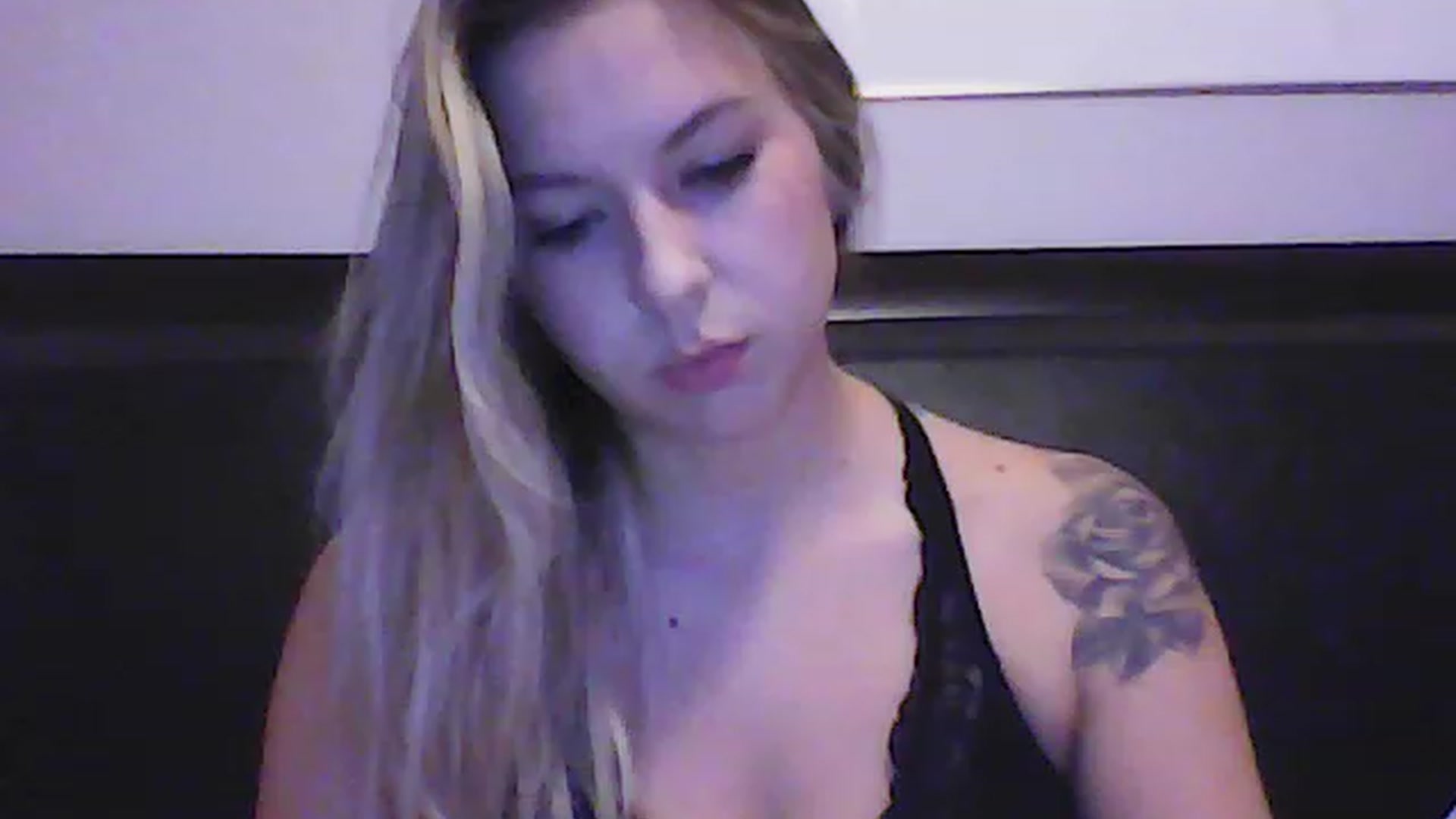 Gallery image thumbnail from Stellababy69's myfreecams stream on, 11/17/2022, 05:13 image 10 of 20