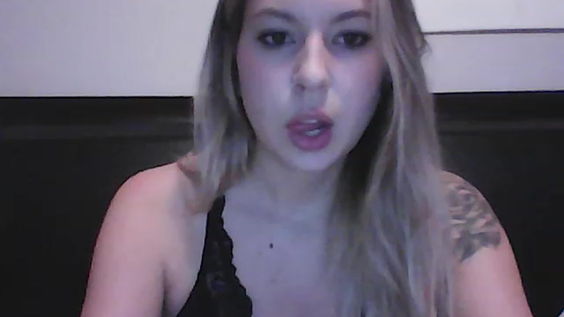 Gallery image thumbnail from Stellababy69's myfreecams stream on, 11/17/2022, 05:13 image 16 of 20