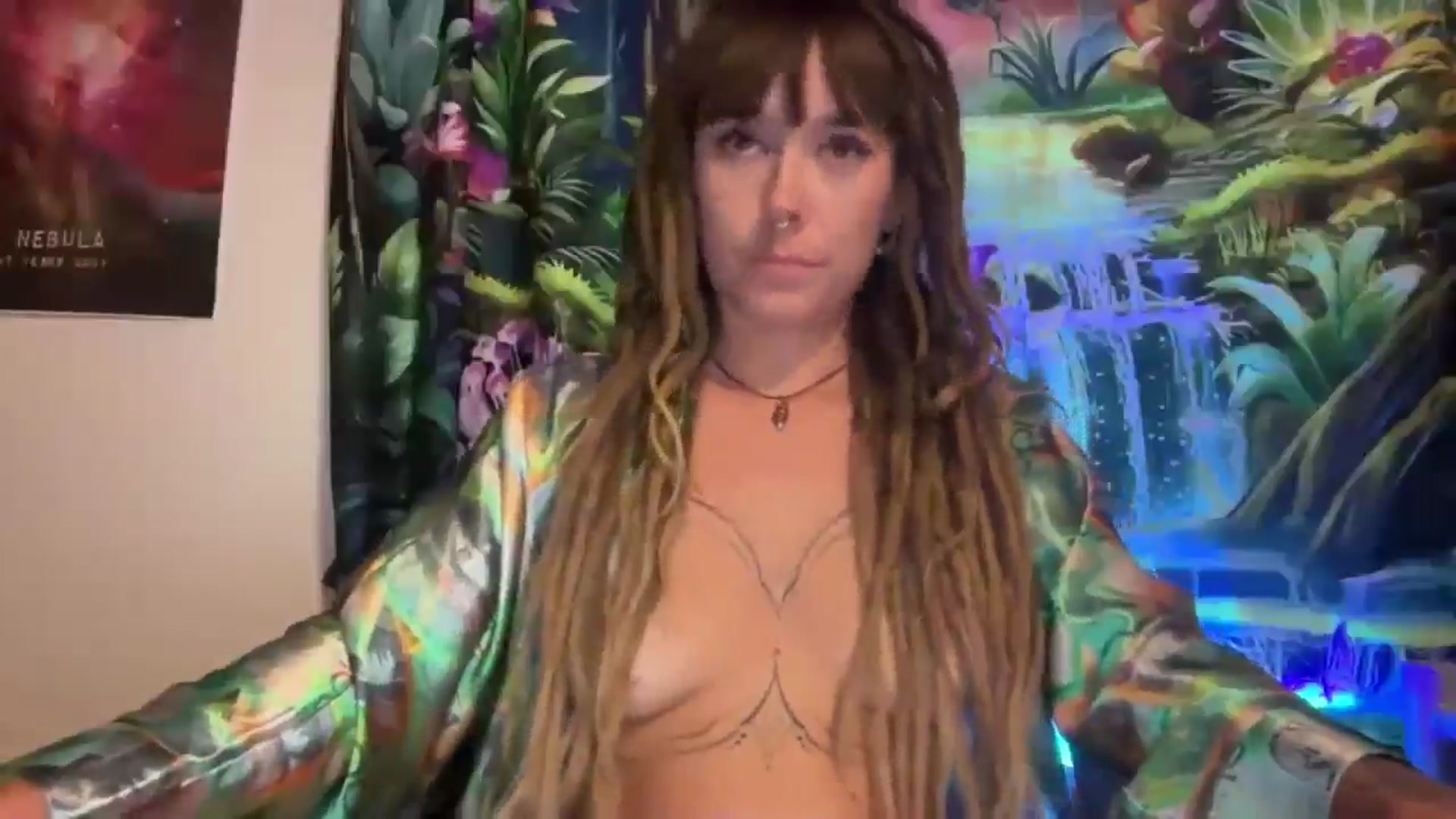 Gallery image thumbnail from StellarAura's myfreecams stream on, 12/12/2025, 16:58 image 6 of 20