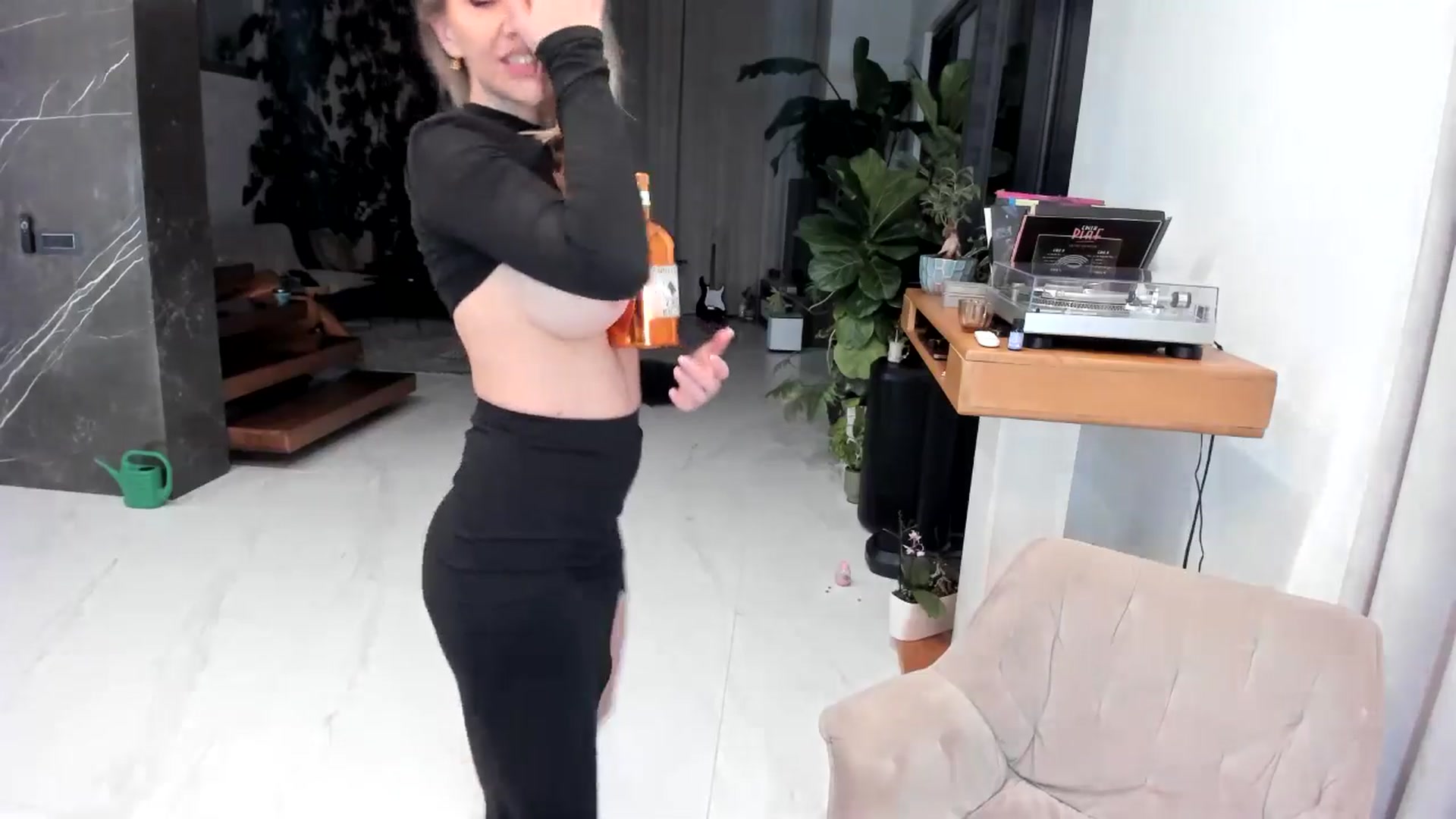 Gallery image thumbnail from StellarBiBi's myfreecams stream on, 04/01/2026, 24:30 image 10 of 20