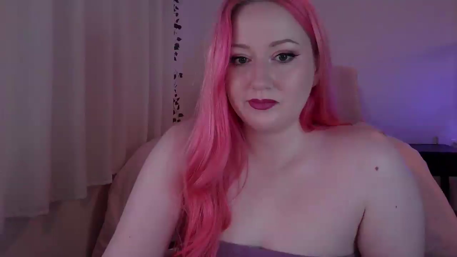 Gallery image thumbnail from Stellareya's myfreecams stream on, 06/12/2026, 07:45 image 14 of 20