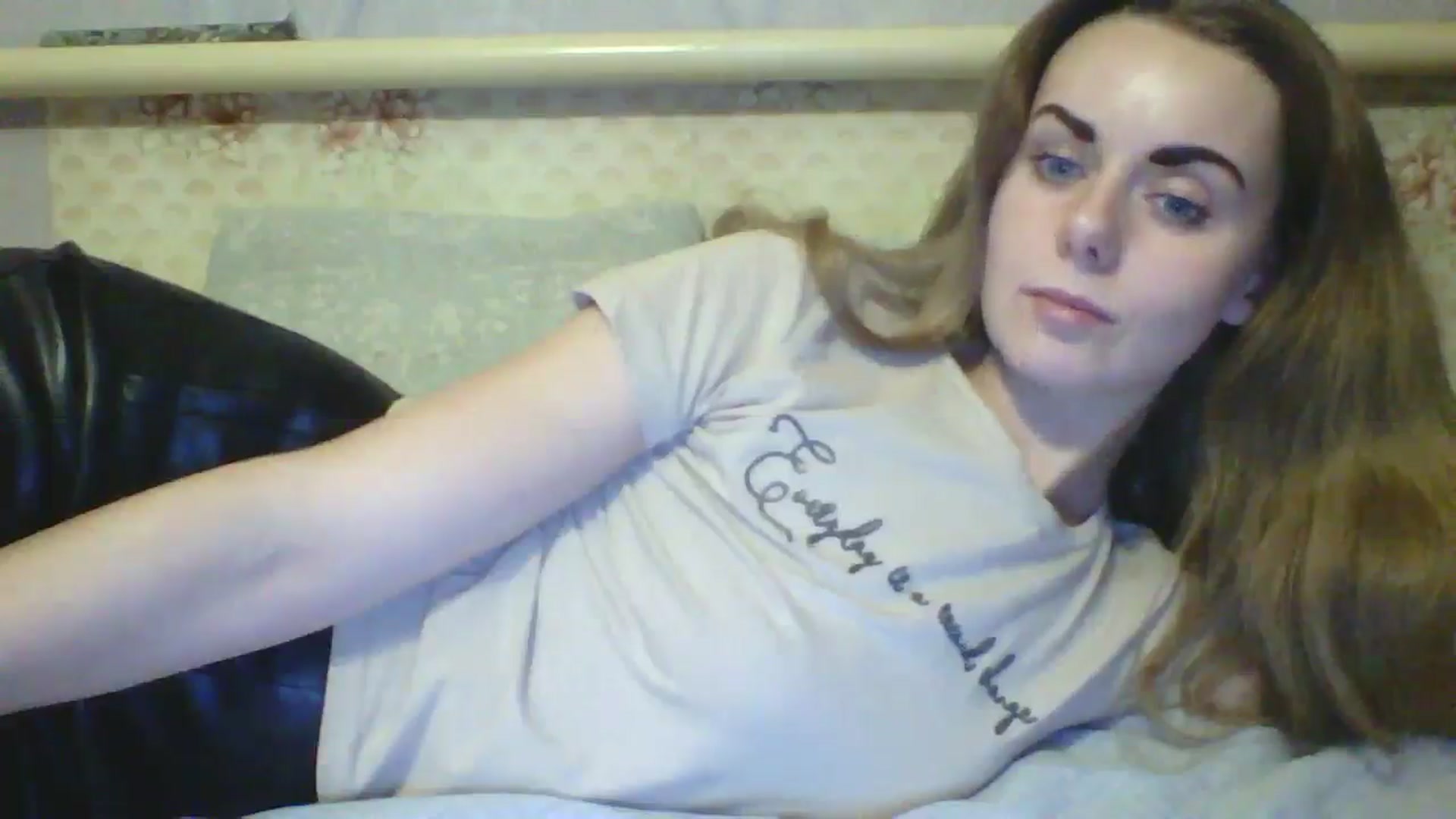 Gallery image thumbnail from Stepfania's myfreecams stream on, 08/06/2024, 02:28 image 6 of 20
