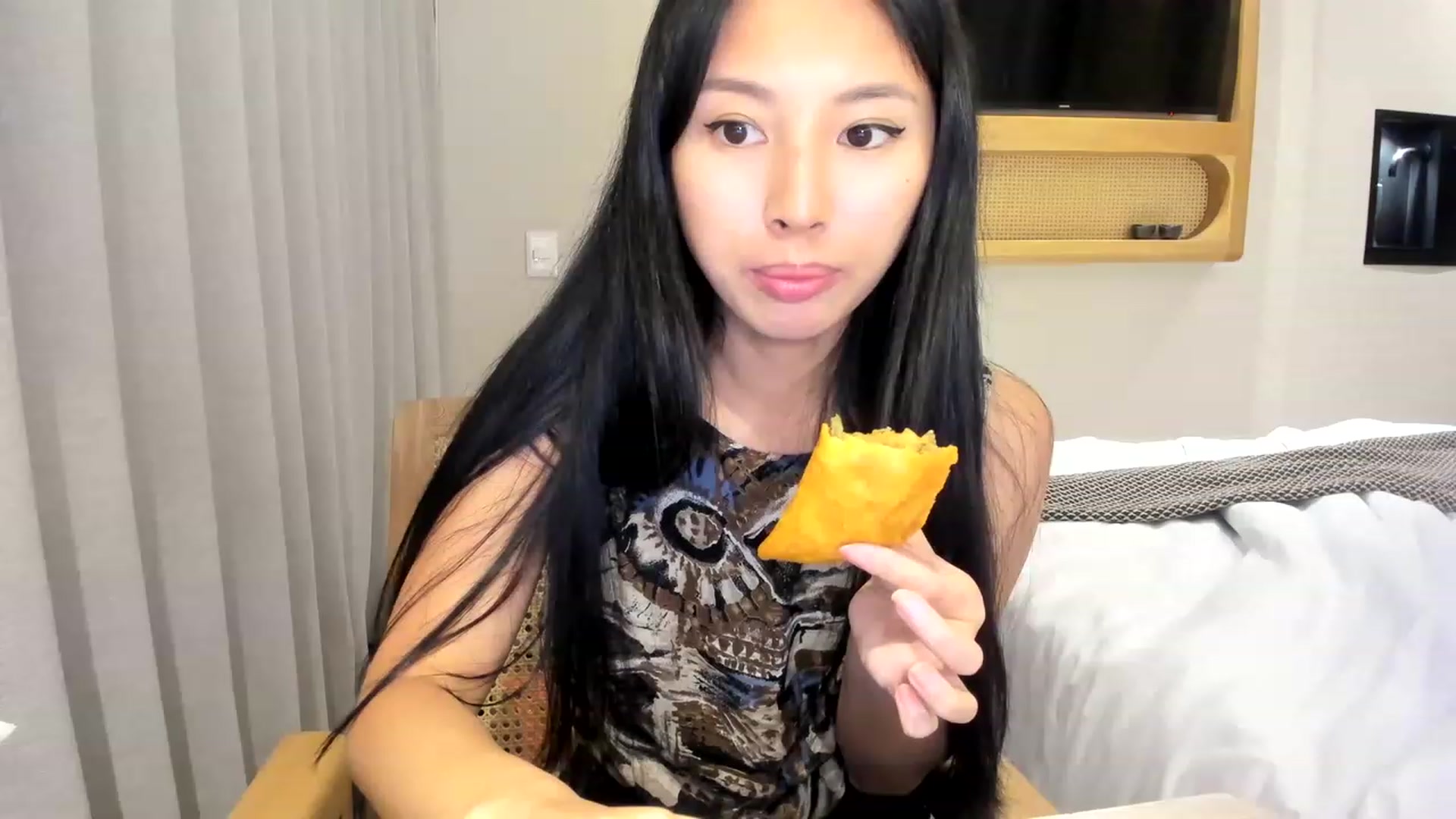Gallery image thumbnail from Stephanie's myfreecams stream on, 02/01/2023, 07:34 image 19 of 20