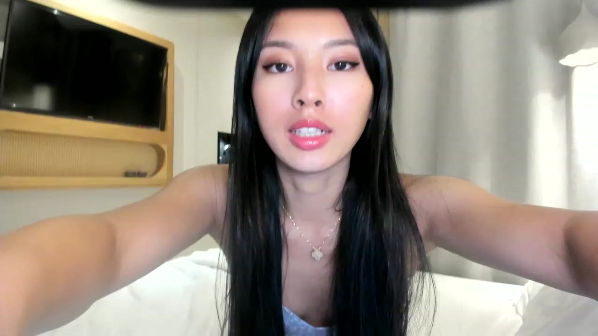 Gallery image thumbnail from Stephanie's myfreecams stream on, 02/02/2023, 11:36 image 5 of 20